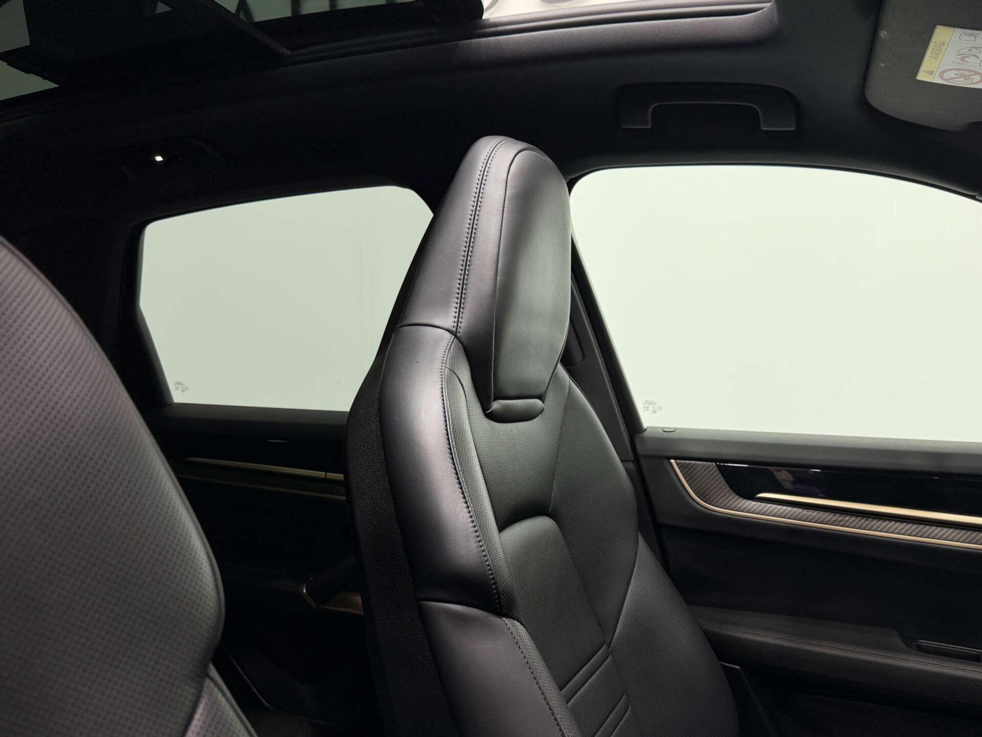 Porsche Cayenne view 44