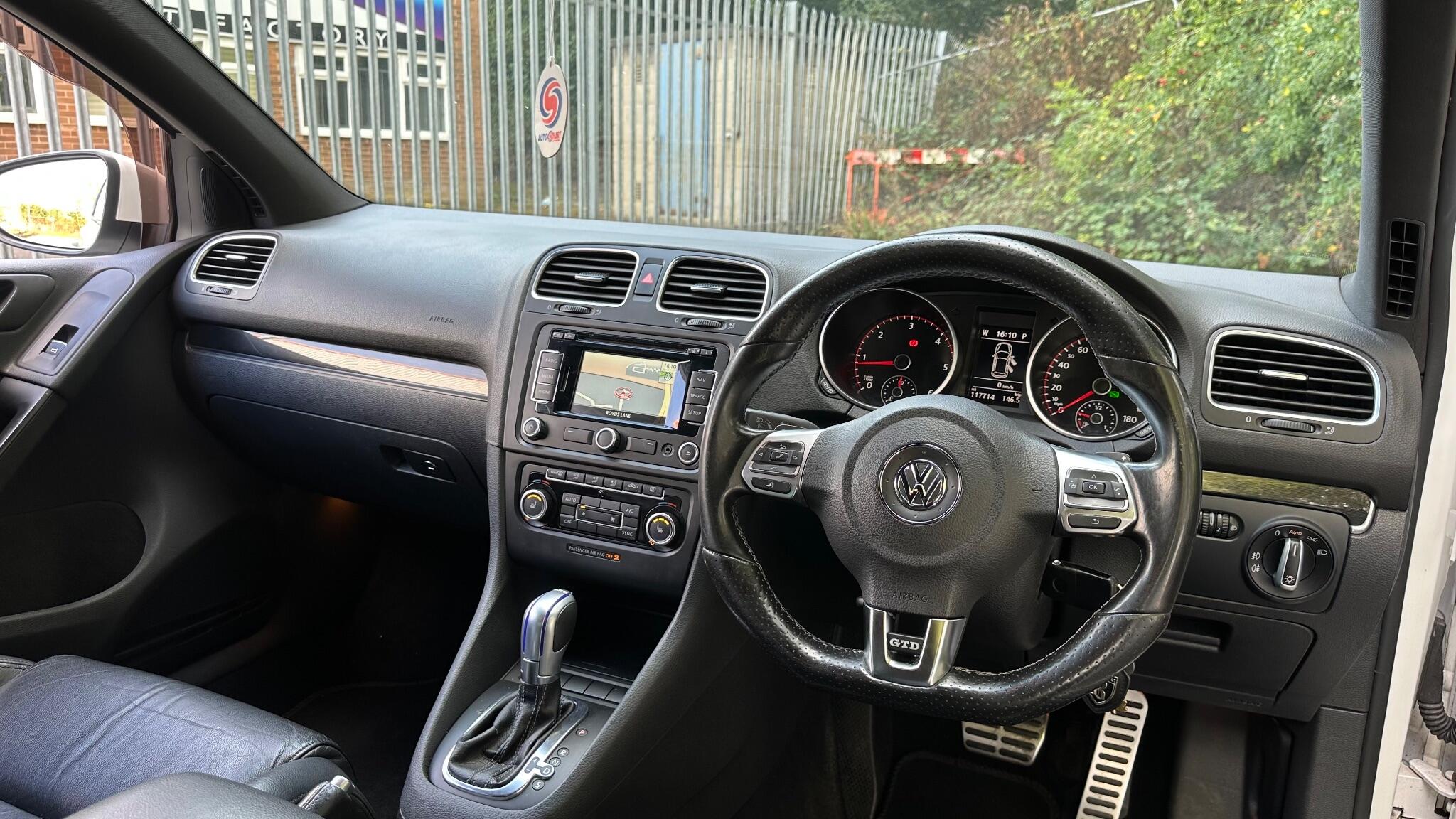 Volkswagen Golf view 14