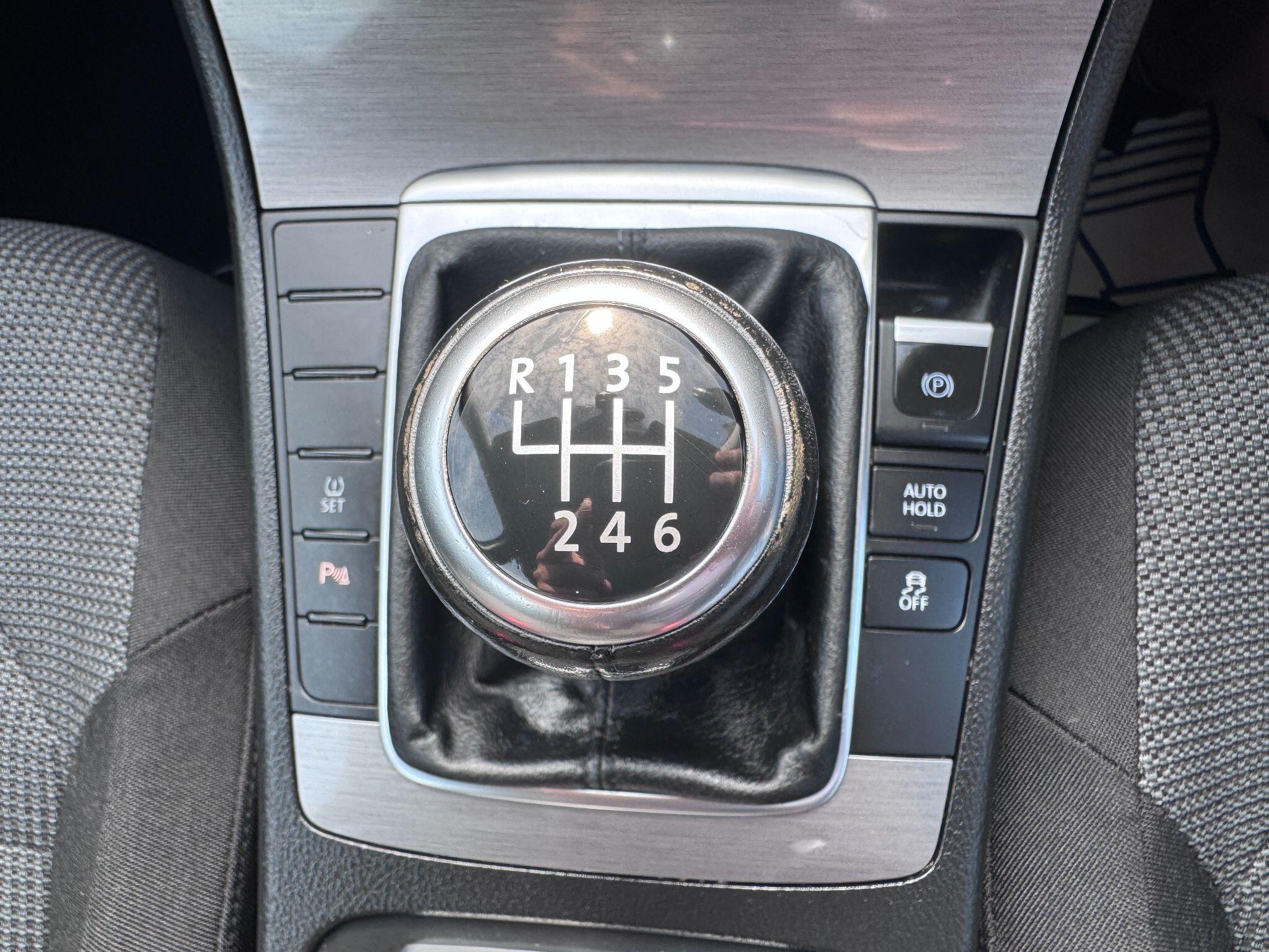 2011 Volkswagen Passat image 44