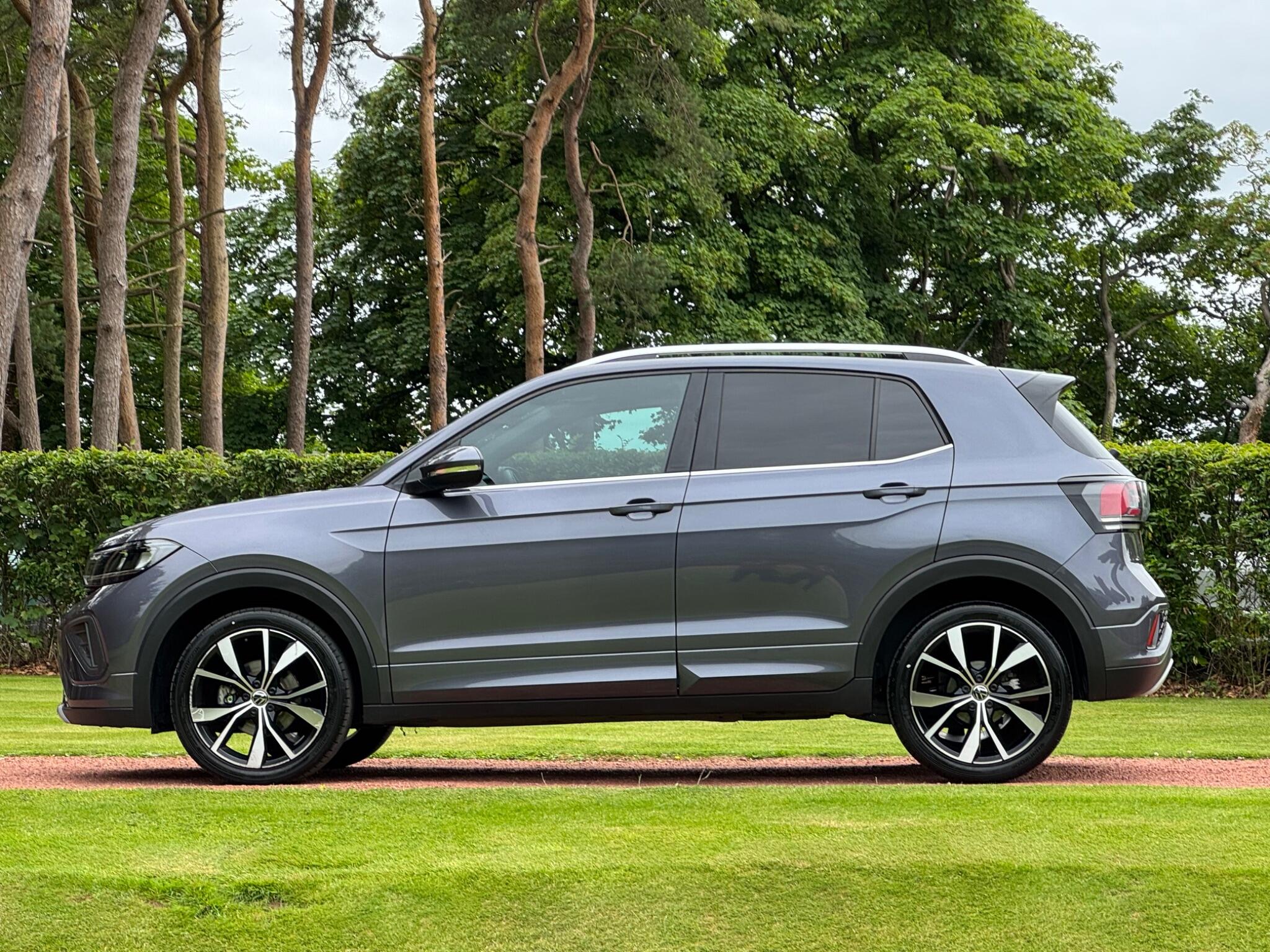 Volkswagen T-Cross view 5