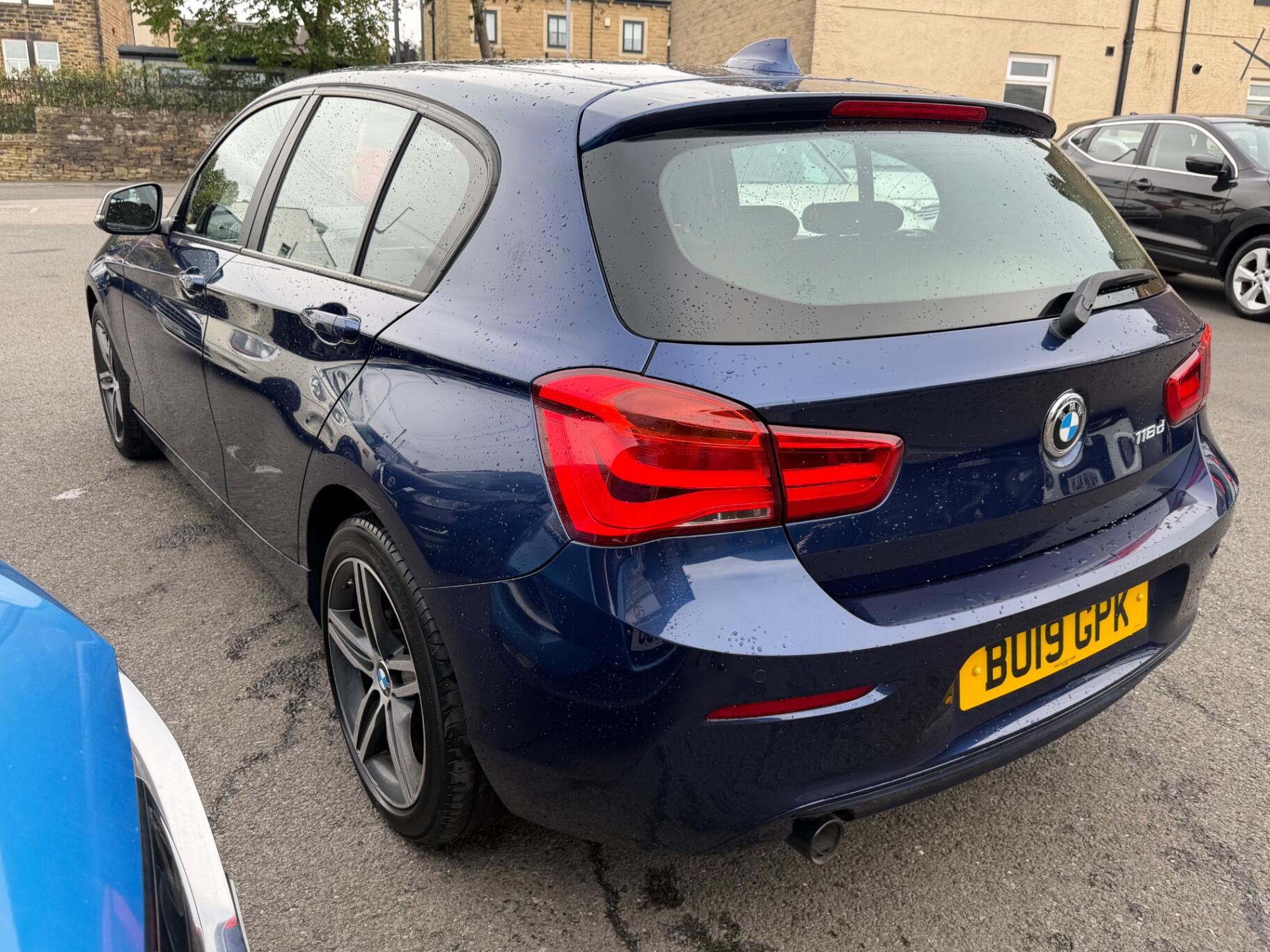 BMW 1 Series view 8