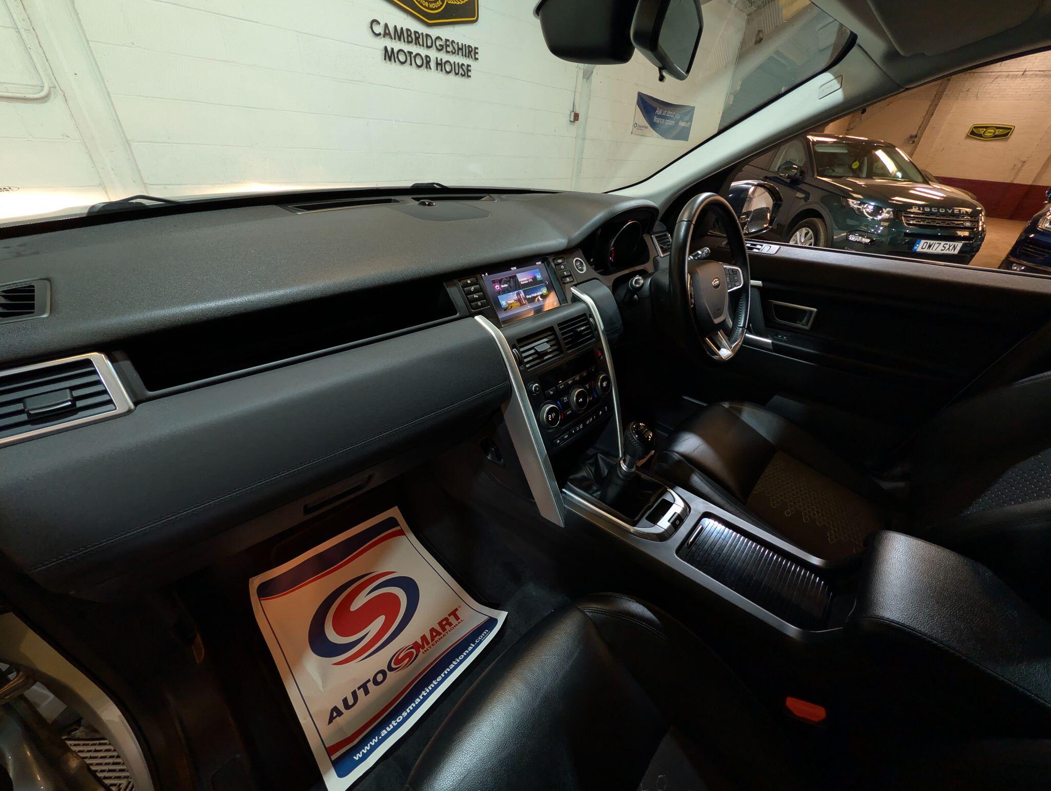 Land Rover Discovery Sport view 68