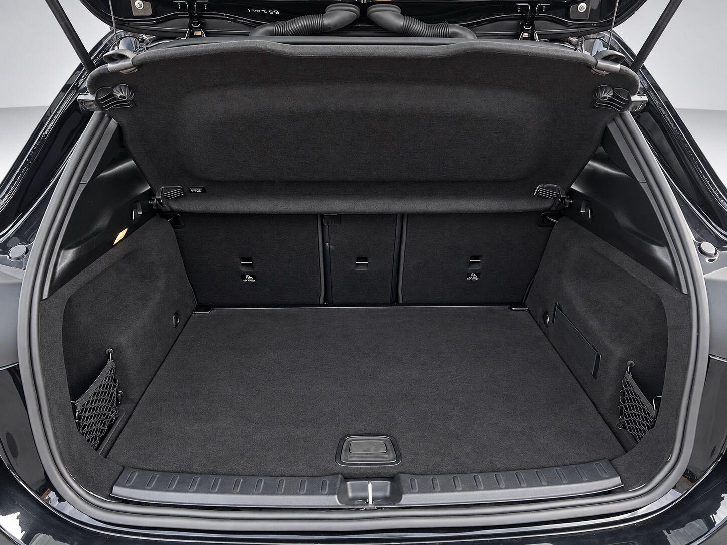 Mercedes-Benz GLA view 36