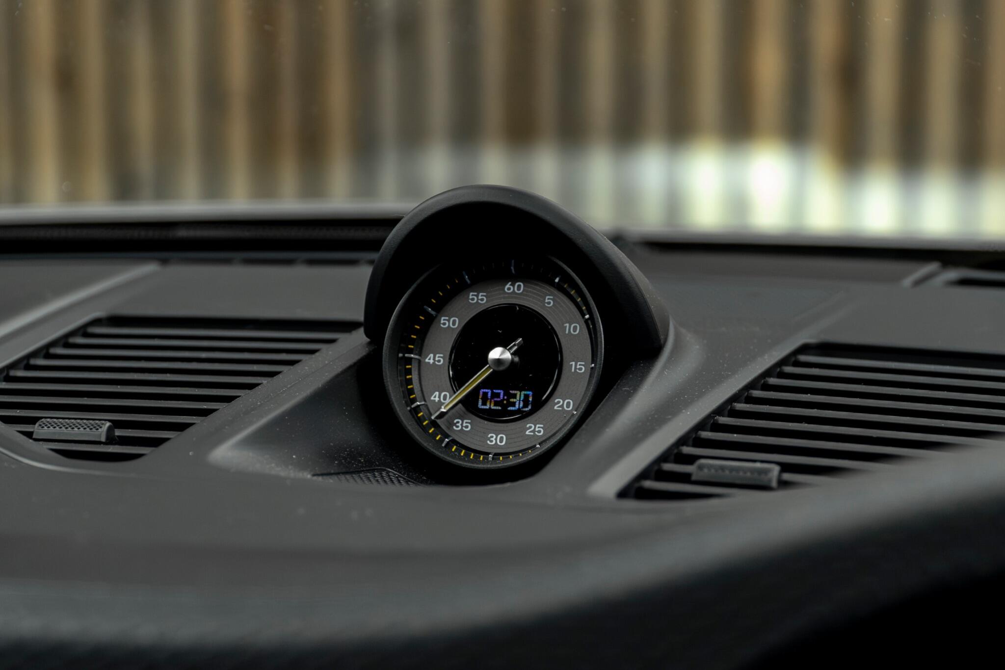Porsche 911 view 41