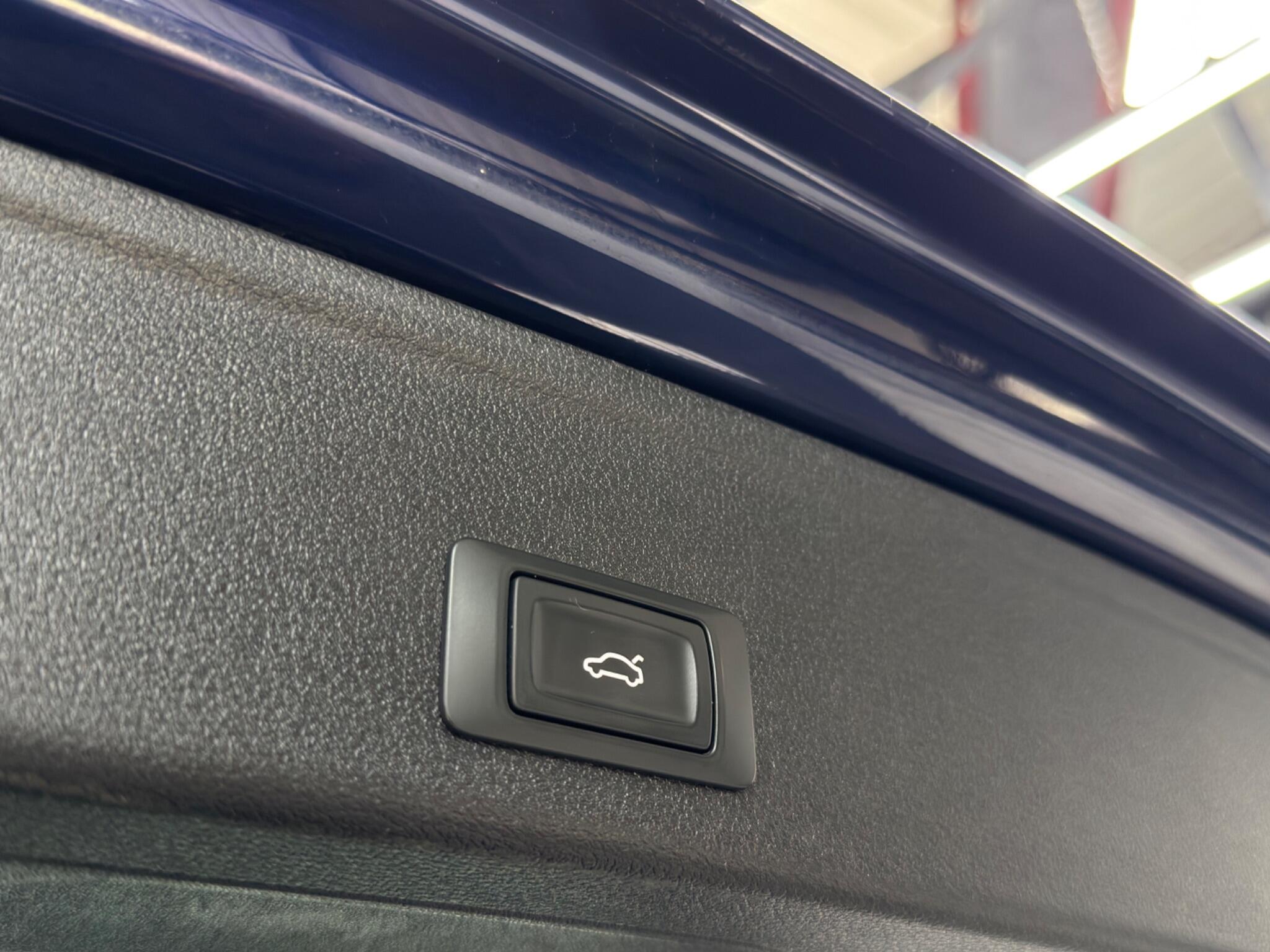 Audi A4 view 20