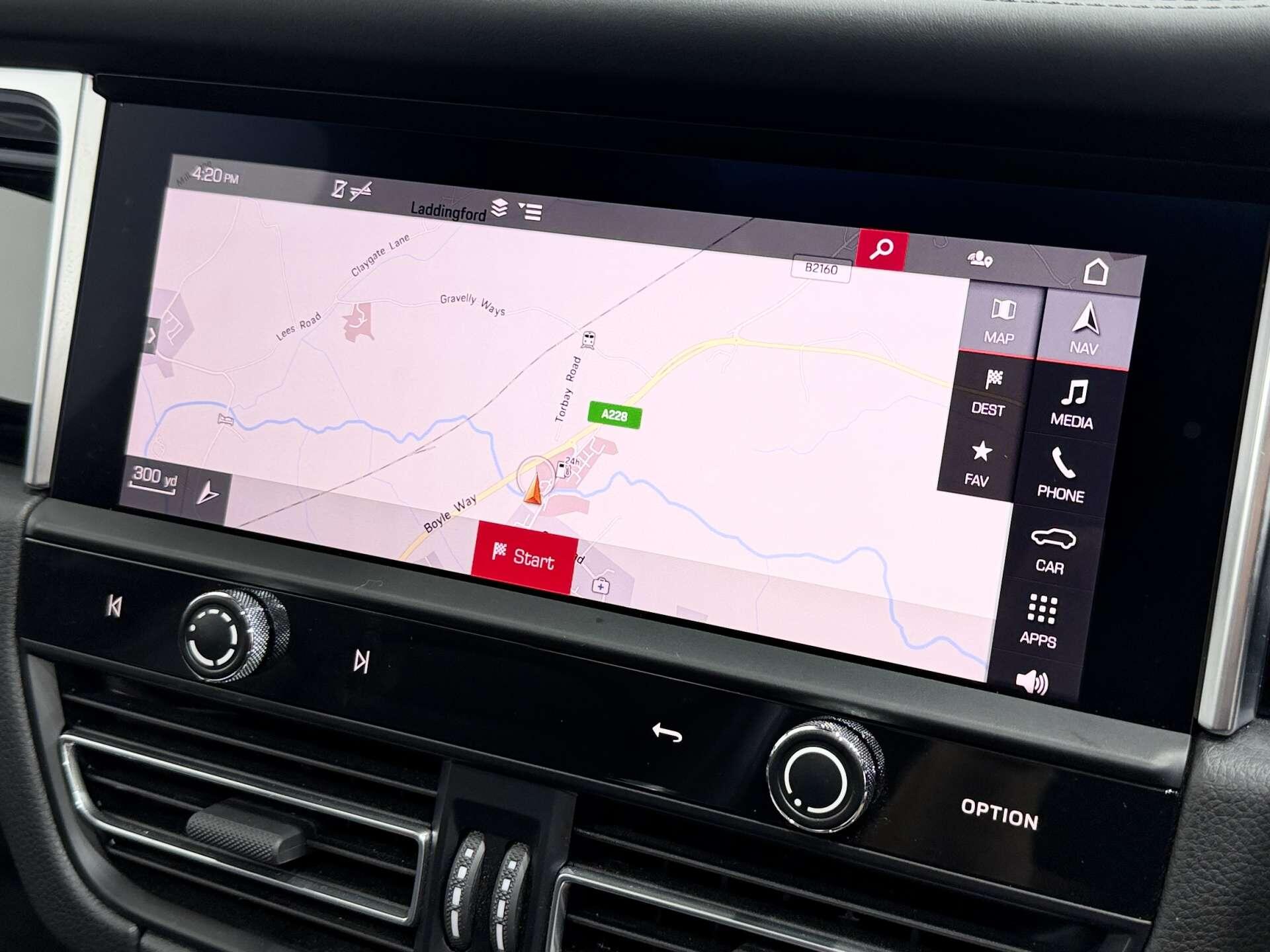 Porsche Macan view 48