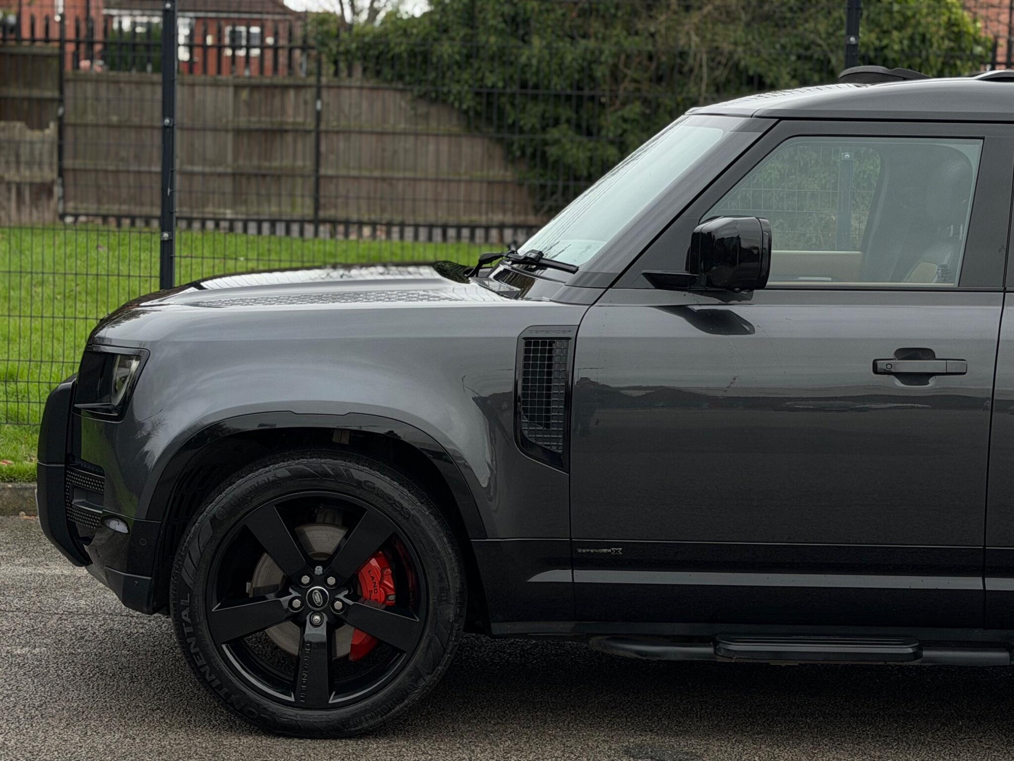 Land Rover Defender view 13