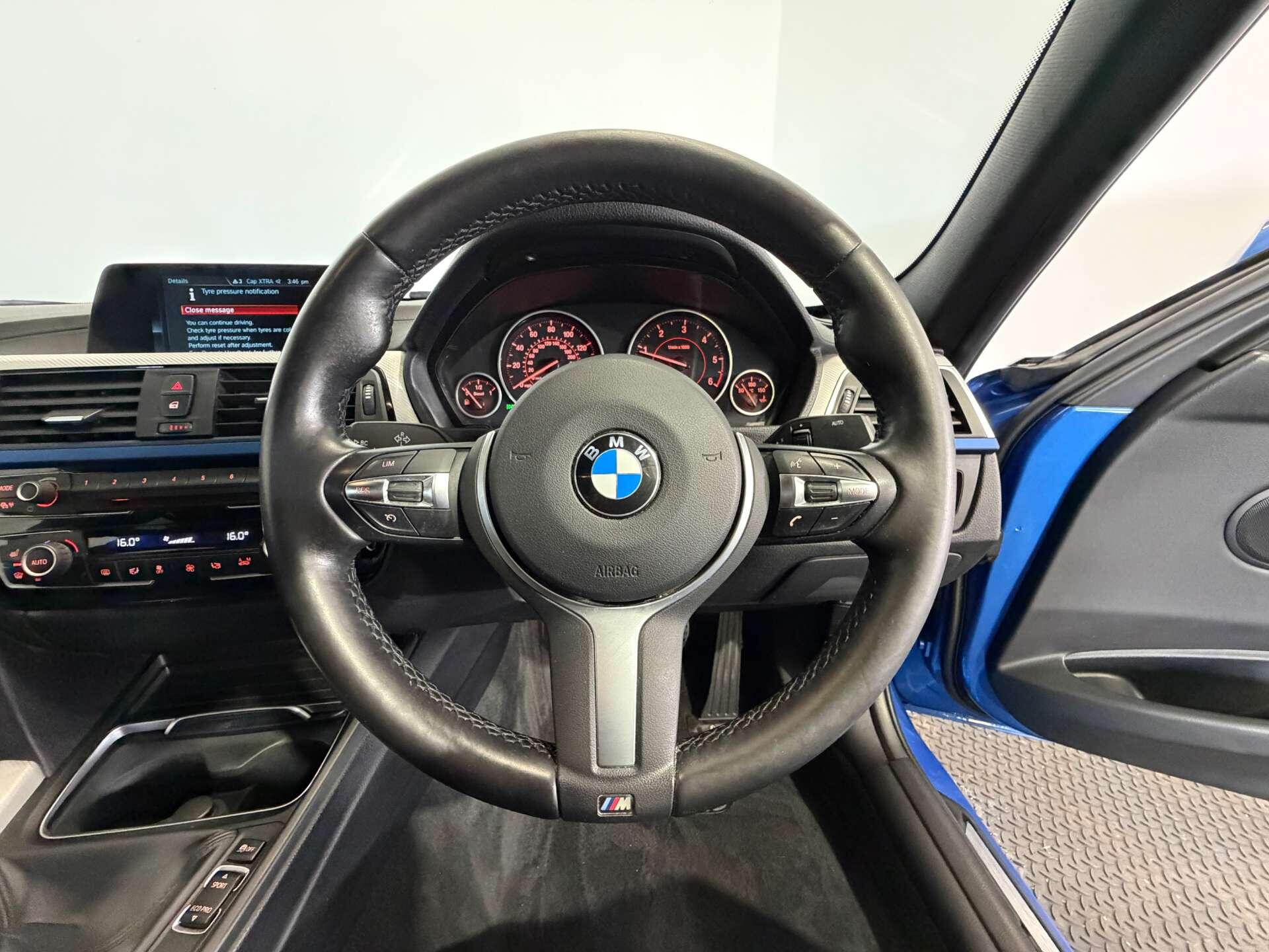 BMW 3 Series view 28