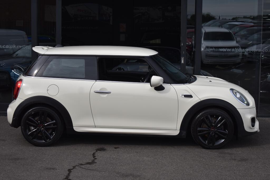 Mini Cooper view 14