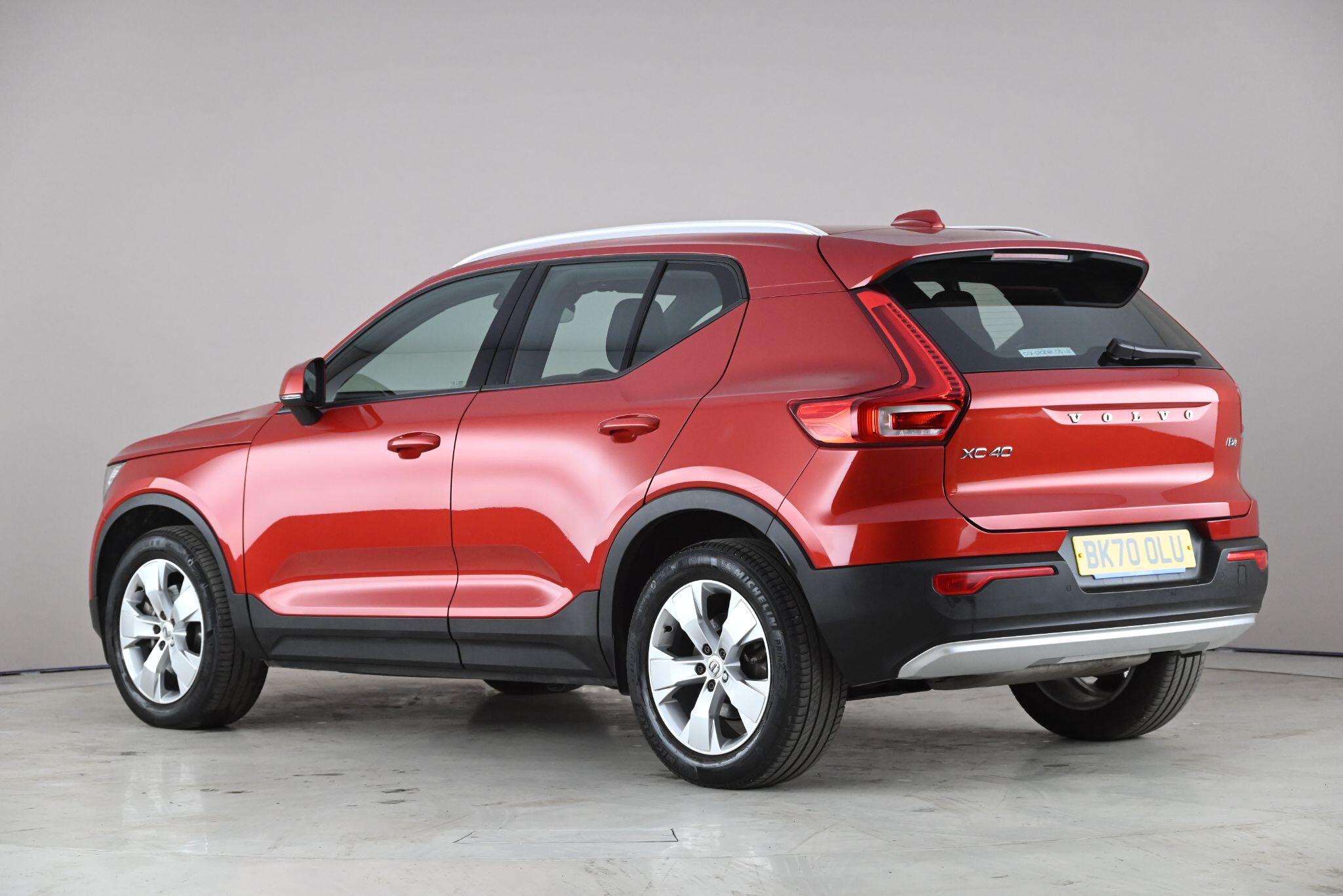 Volvo XC40 view 4