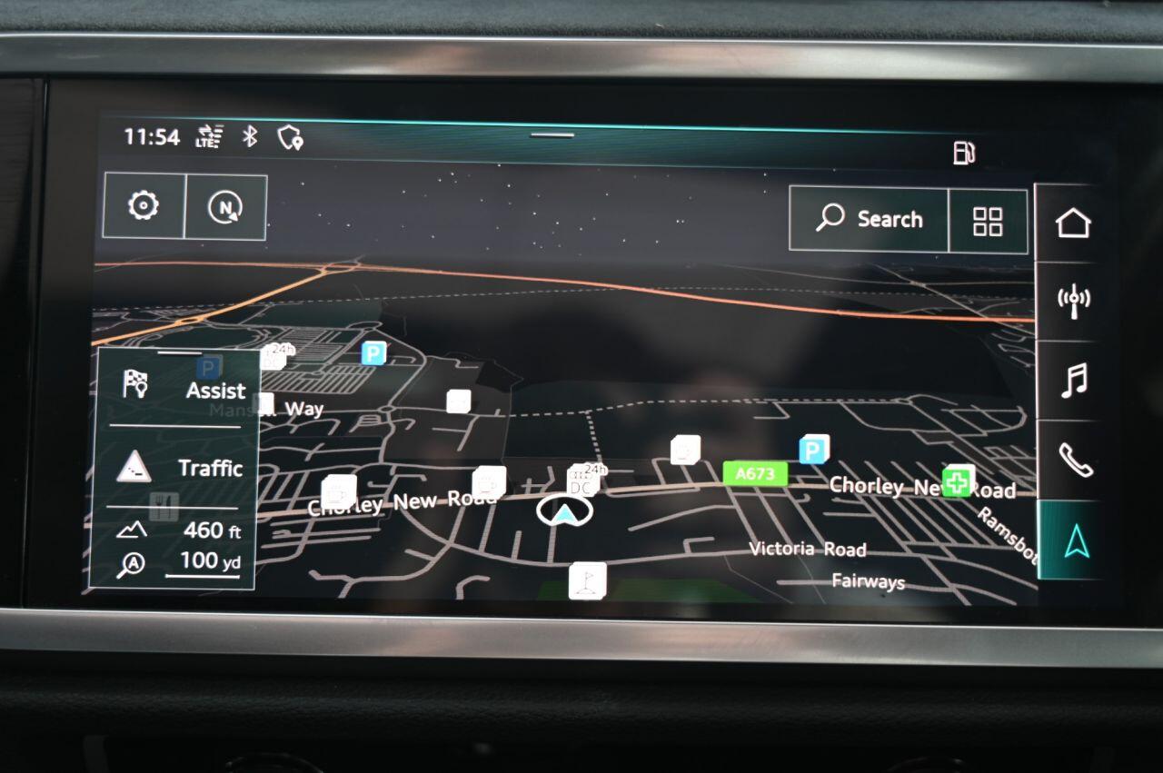 Audi Q3 view 41