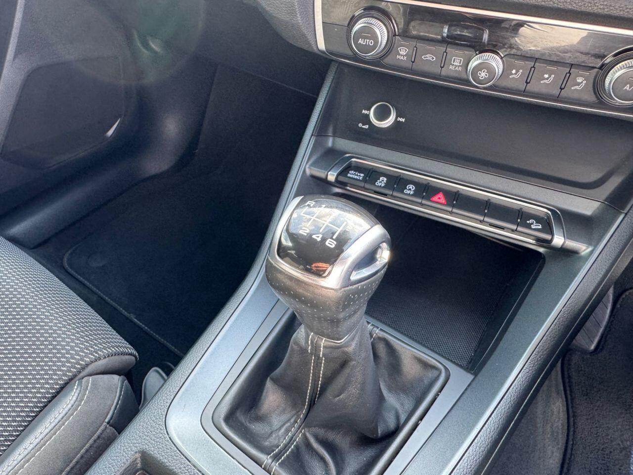 Audi Q3 view 28
