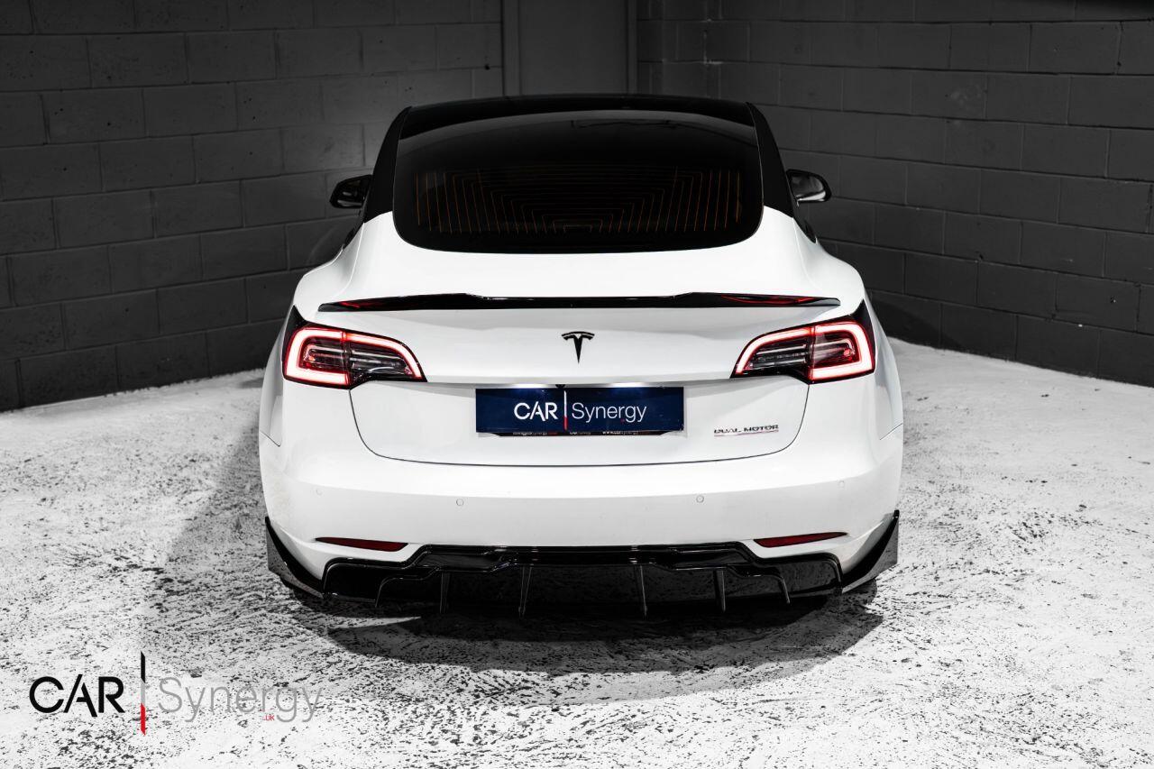 Tesla Model 3 view 6