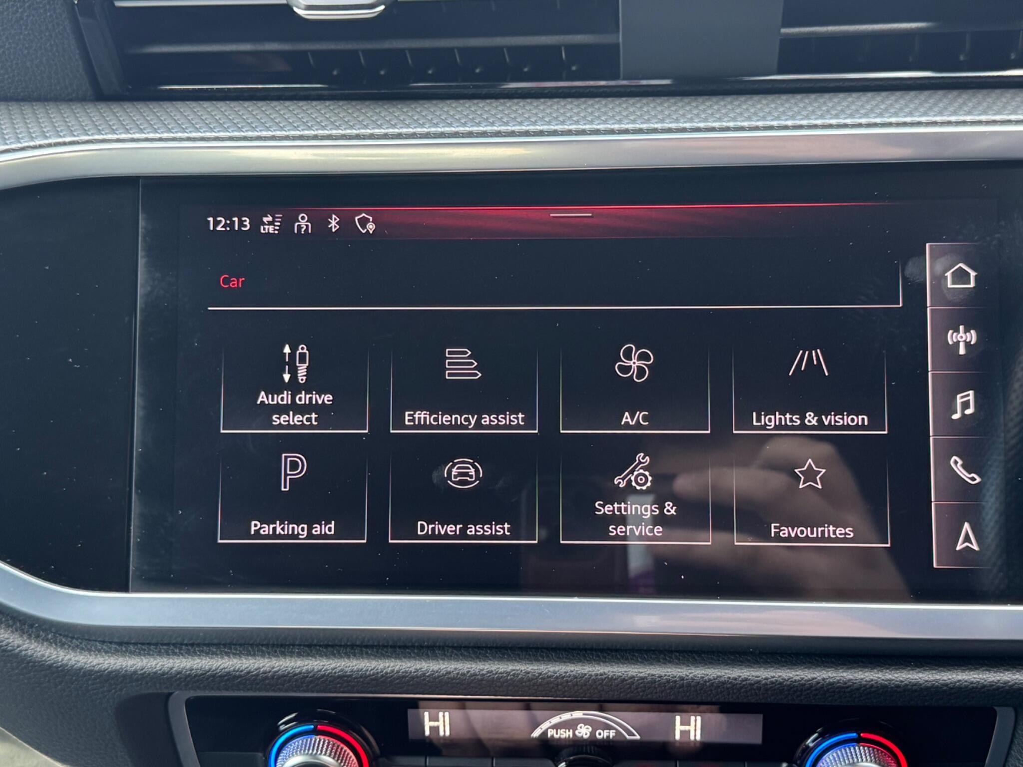Audi Q3 view 37