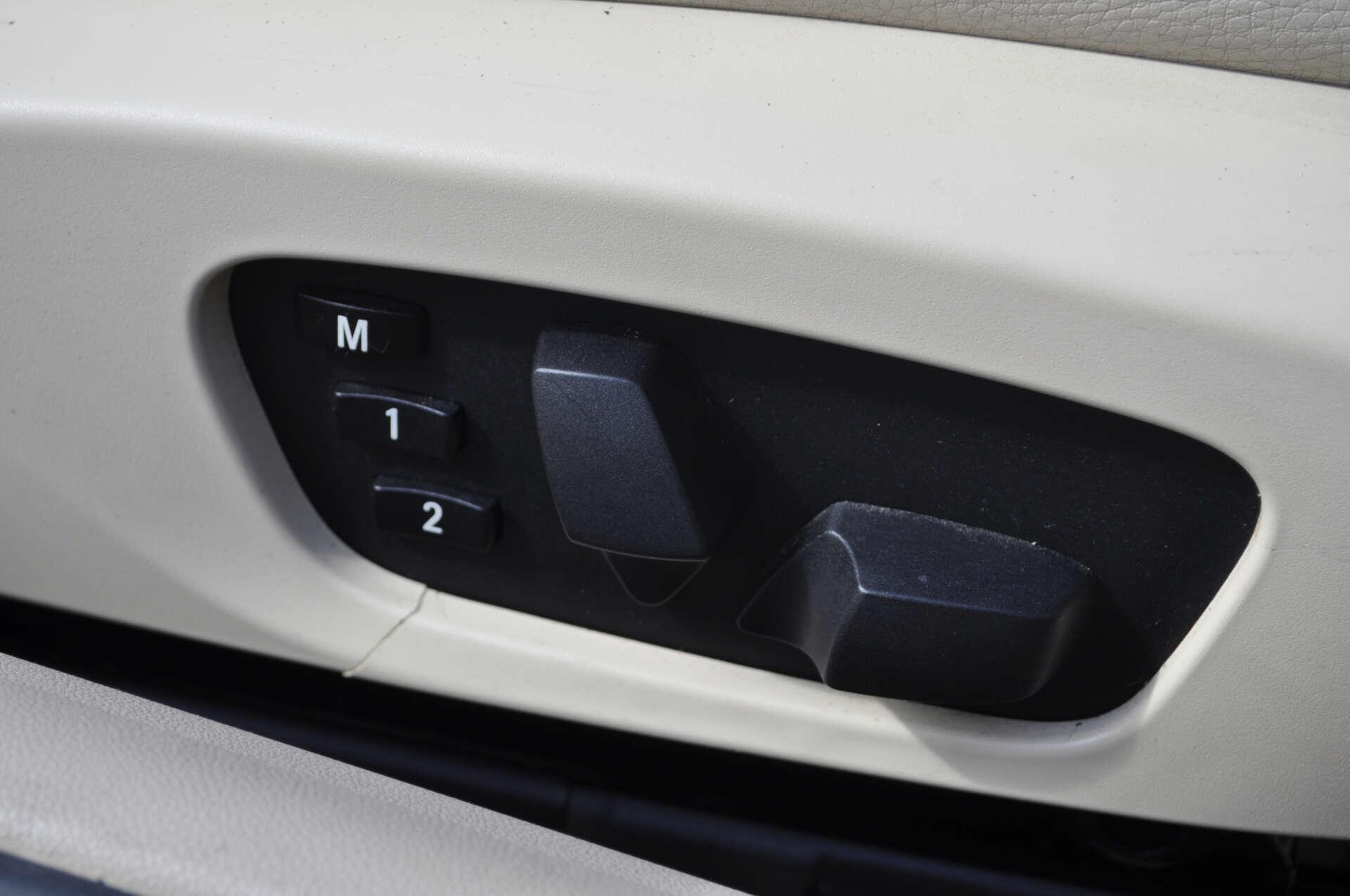 BMW 3 Series view 11