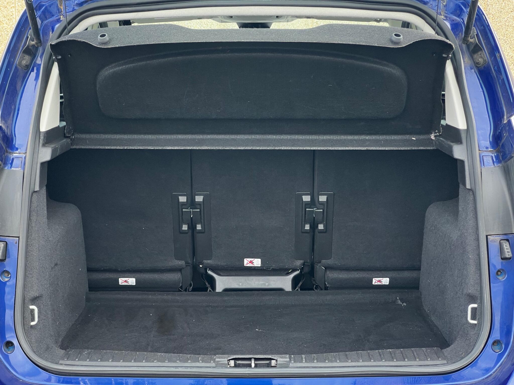 Ford C-Max view 28