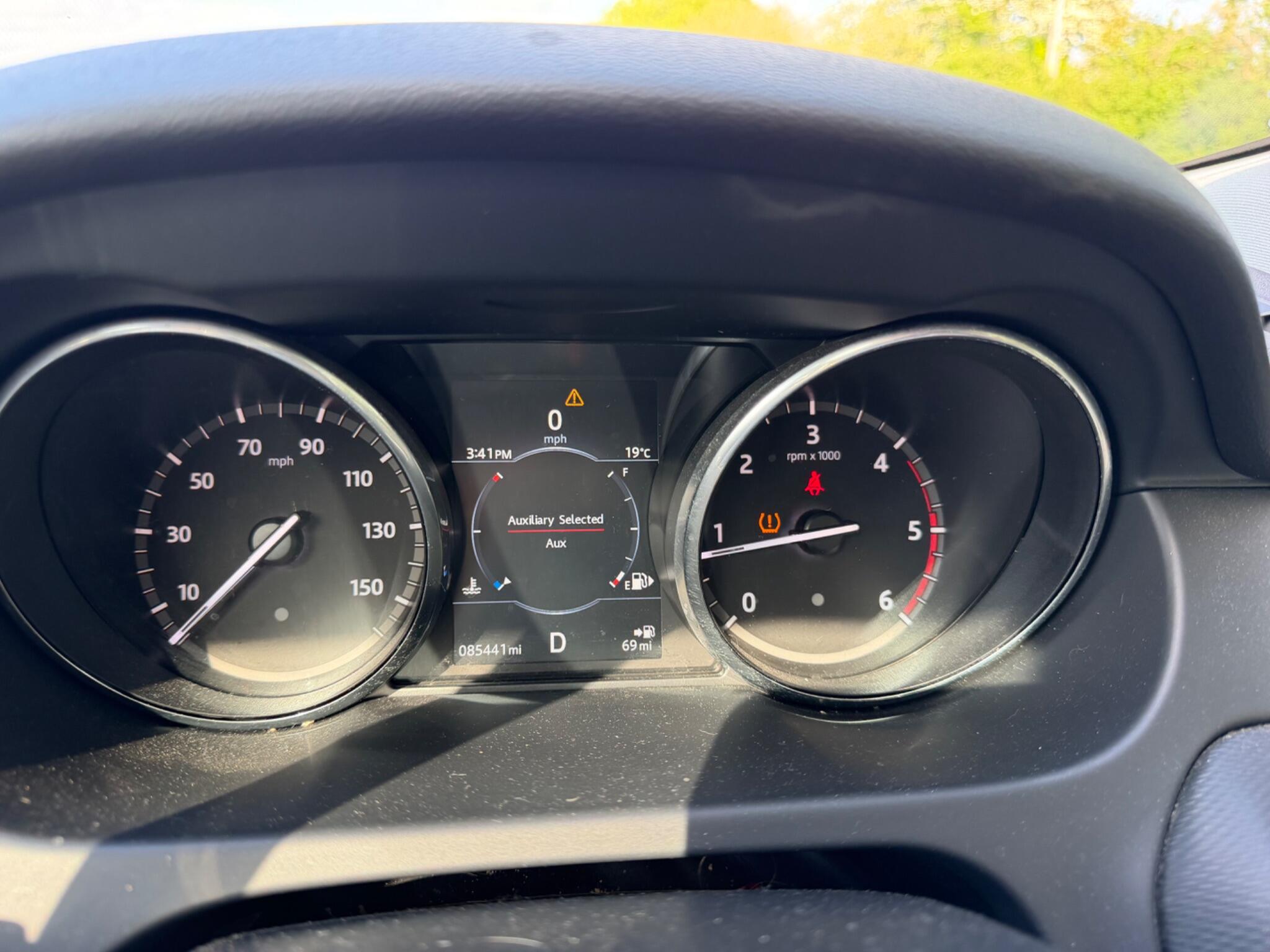Land Rover Discovery Sport view 36