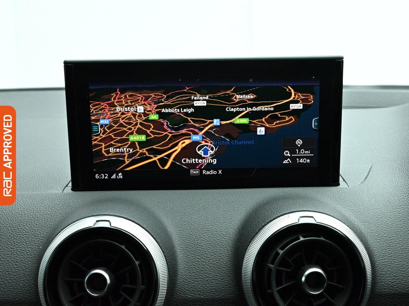 Audi Q2 view 3