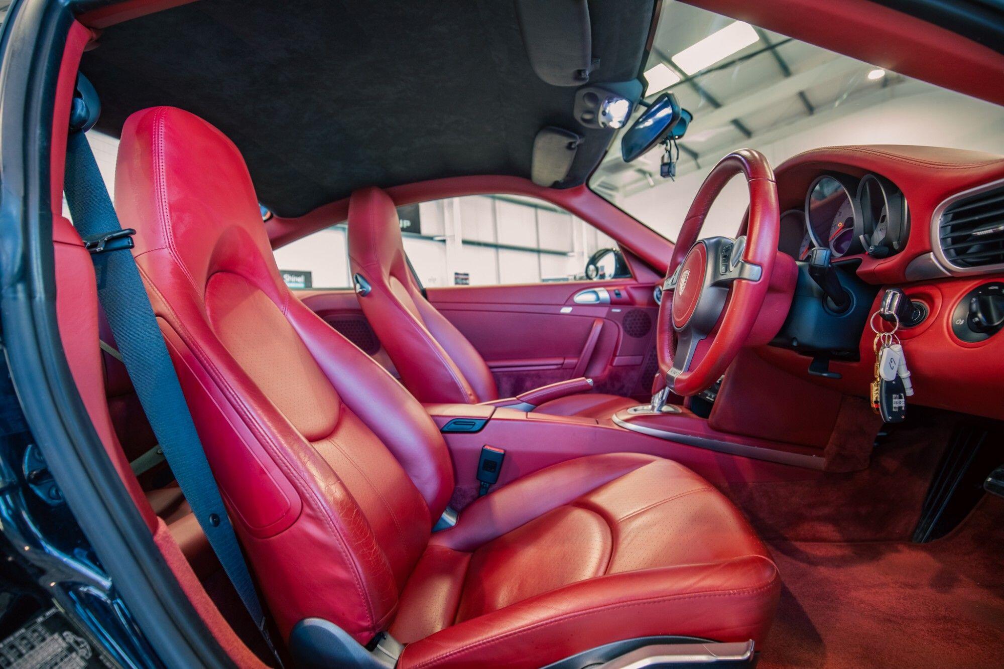 Porsche 911 view 15