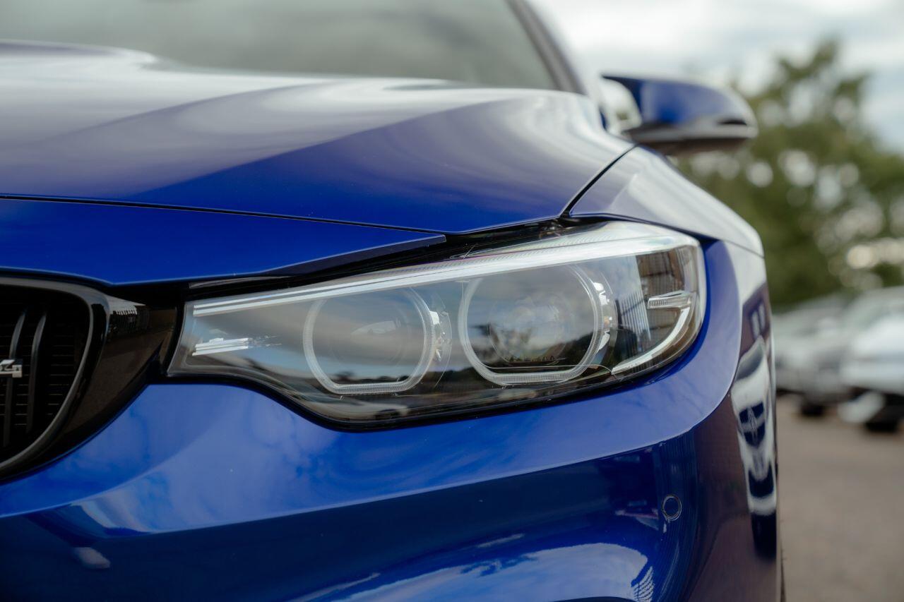 BMW M4 view 21