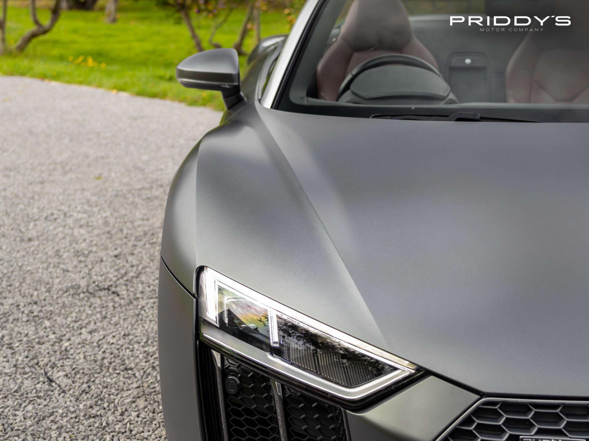 Audi R8 view 24
