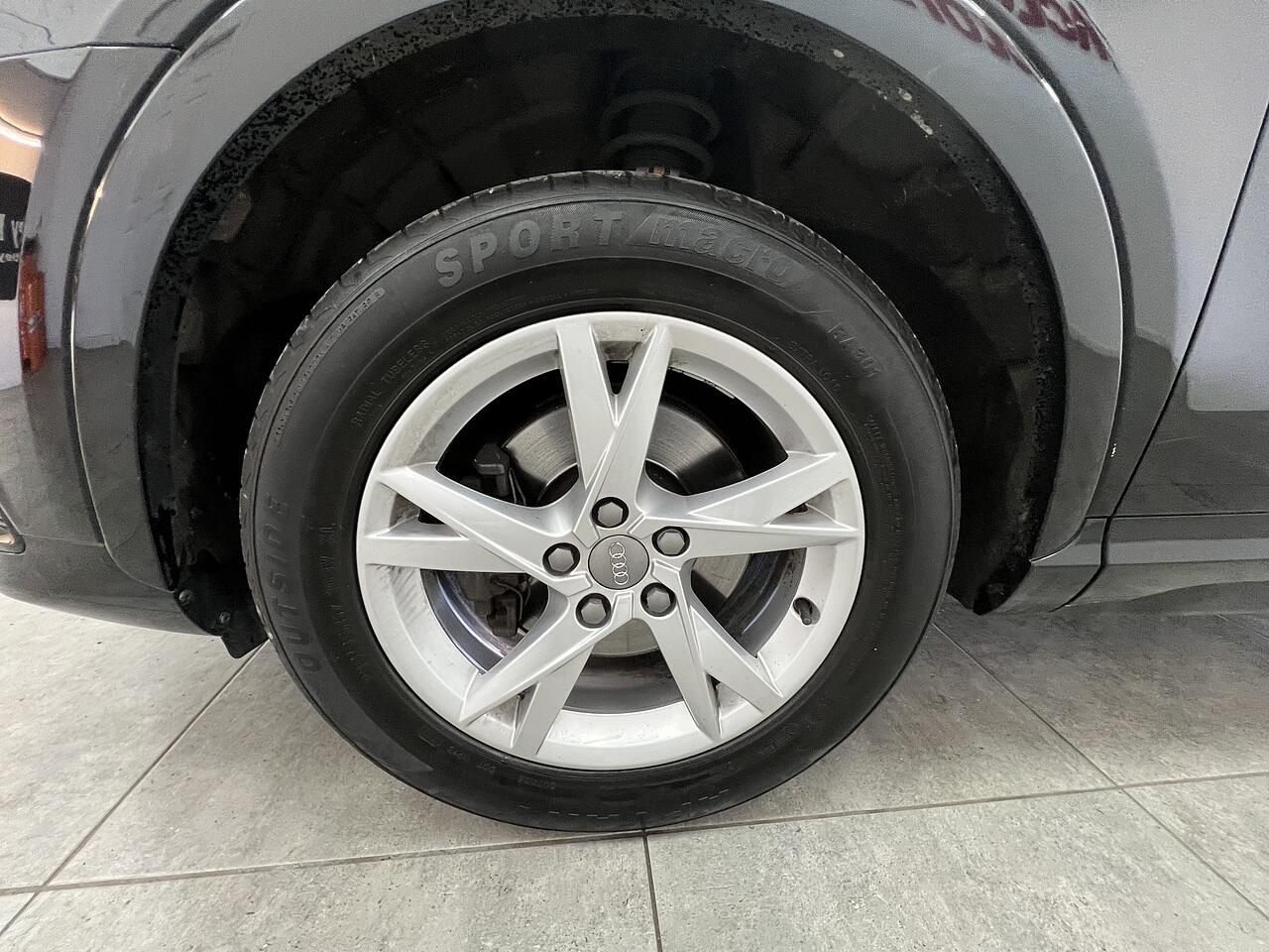 Audi Q3 view 17