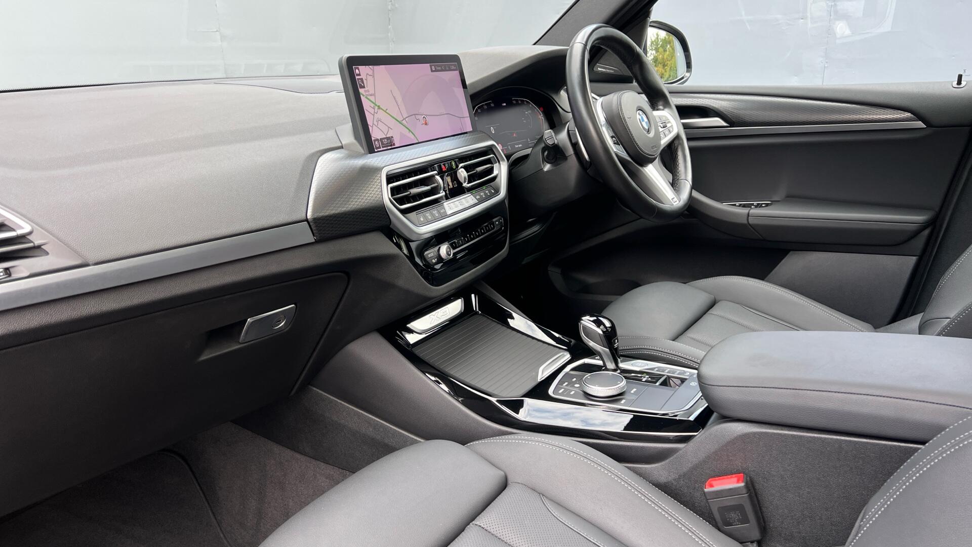 BMW X3 view 7