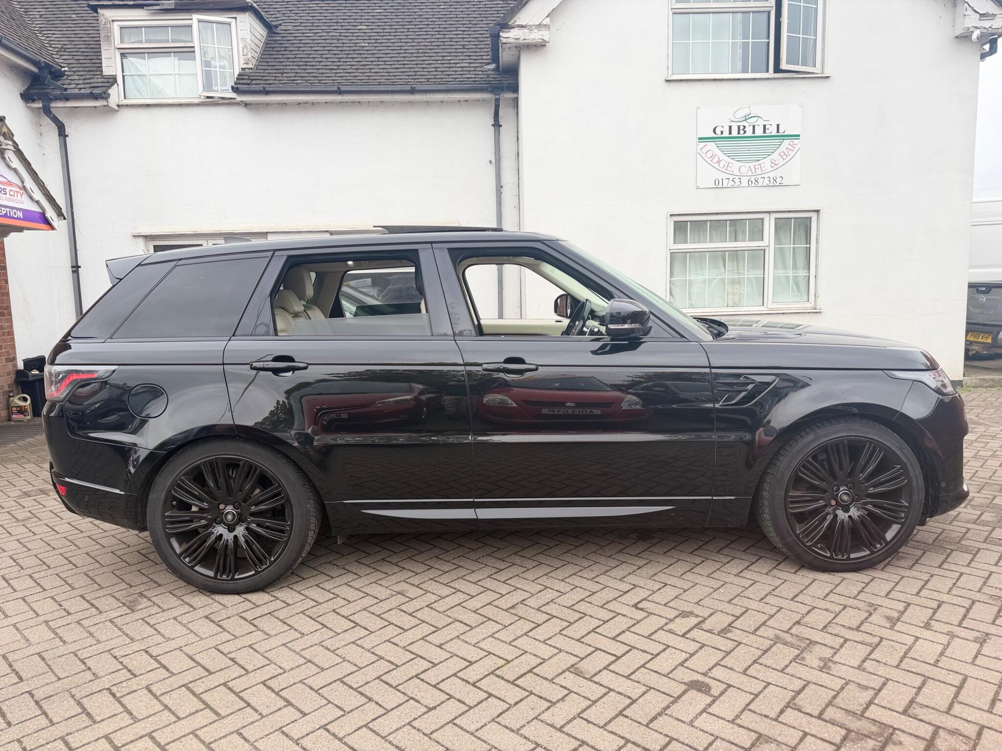 Land Rover Range Rover Sport view 11