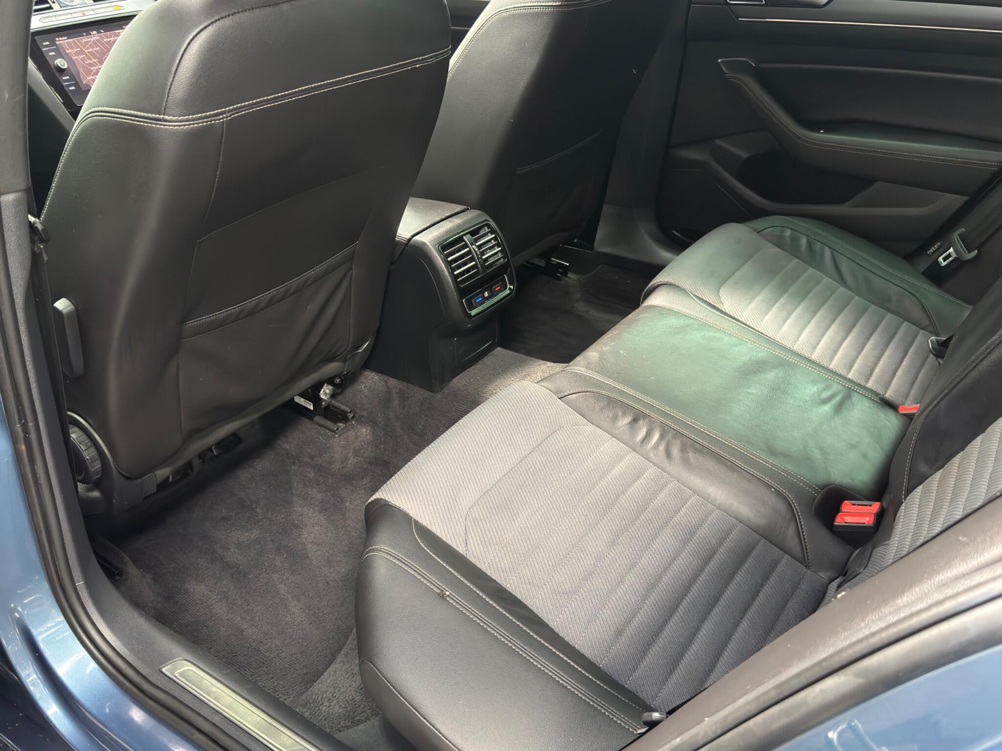 Volkswagen Passat view 64