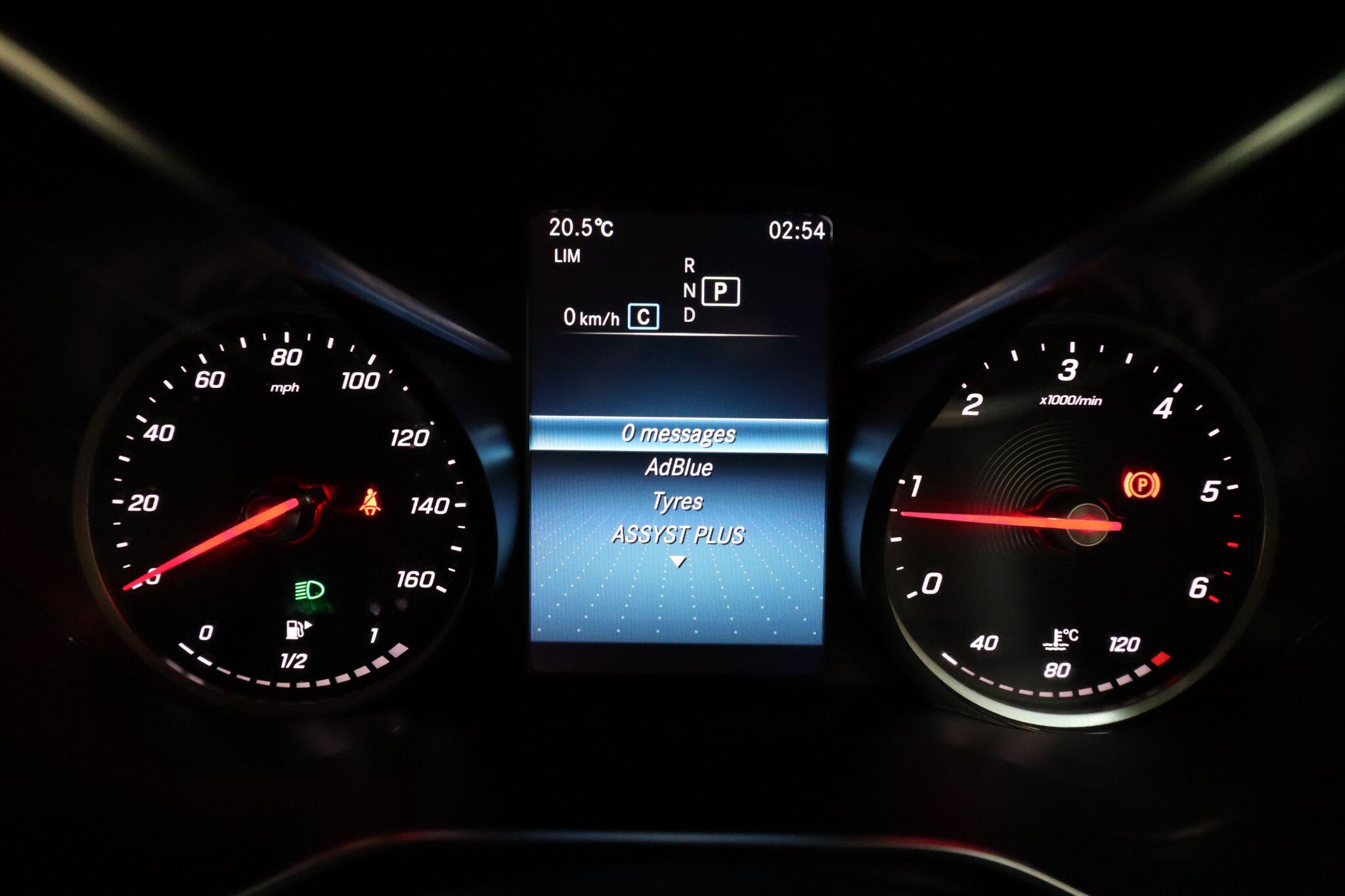 Mercedes-Benz GLC view 35