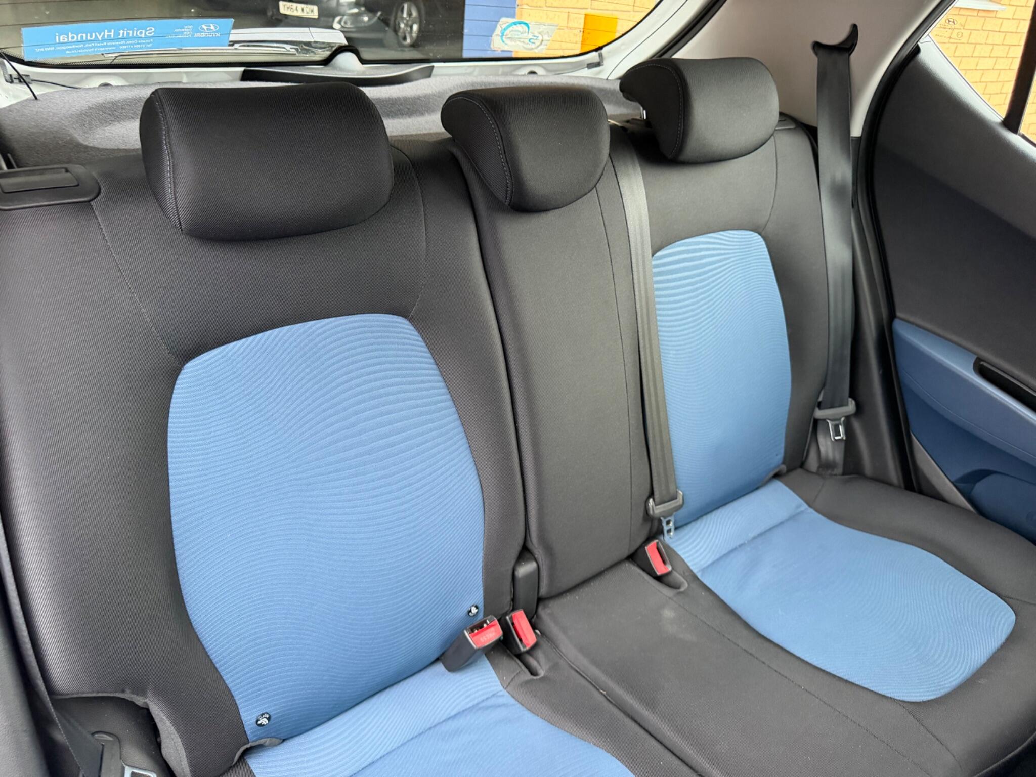 Hyundai I10 view 7