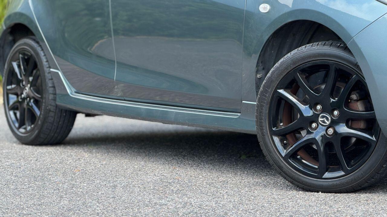 Mazda Mazda2 view 7