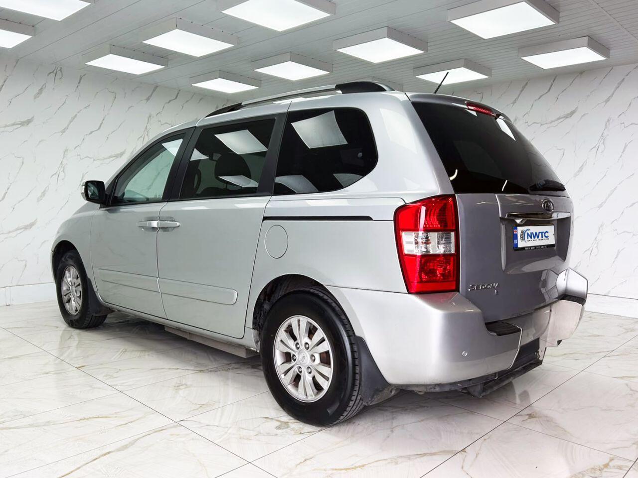 Kia Sedona view 7