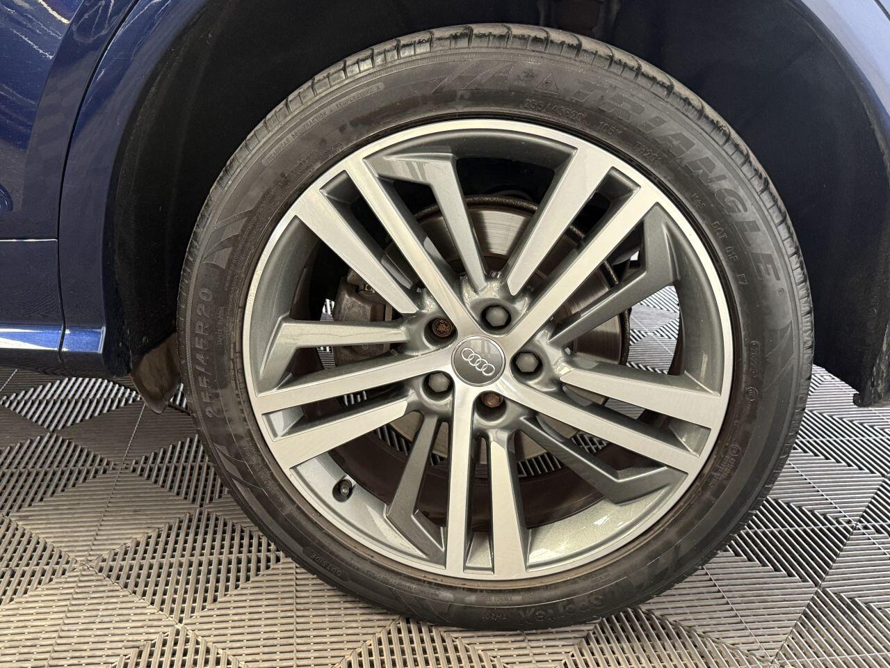 Audi Q5 view 21