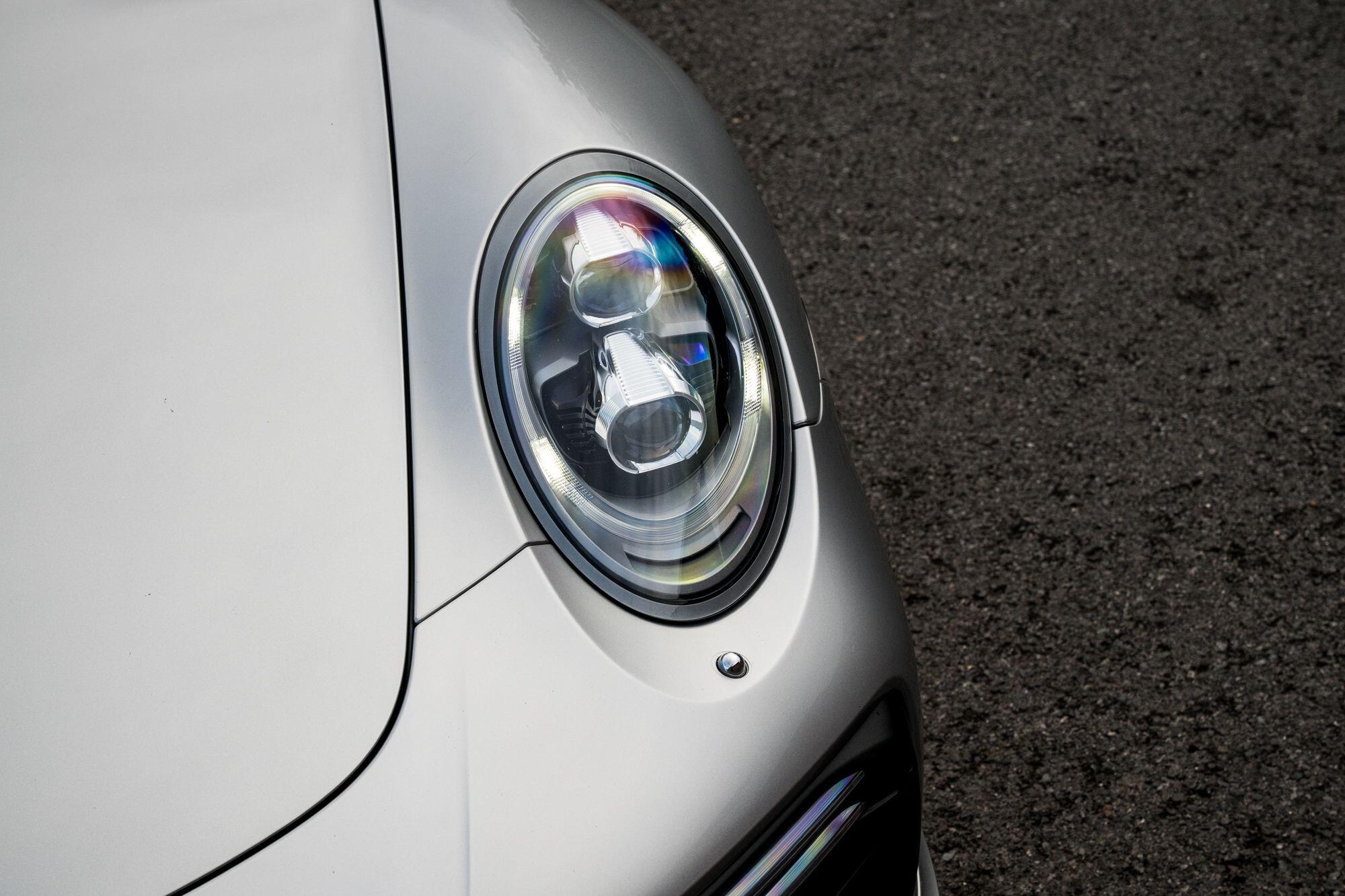 Porsche 911 view 12