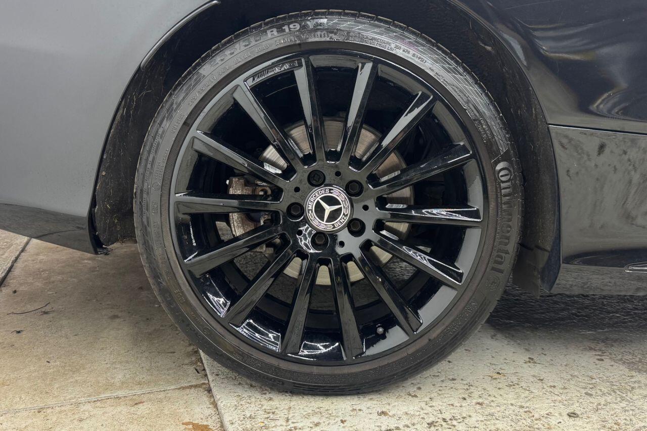 Mercedes-Benz C-Class view 13