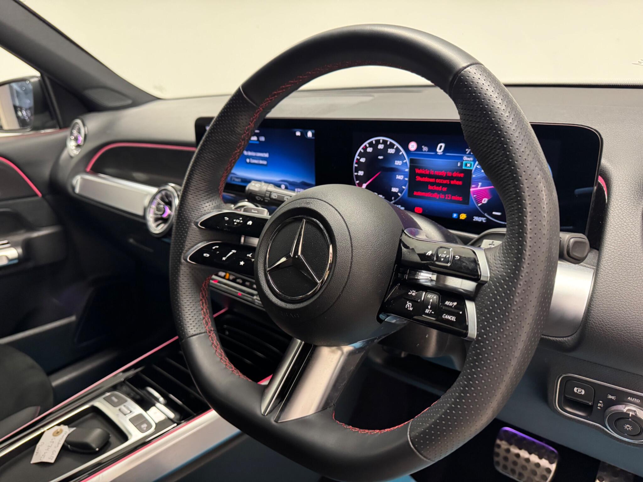 Mercedes-Benz GLB view 24