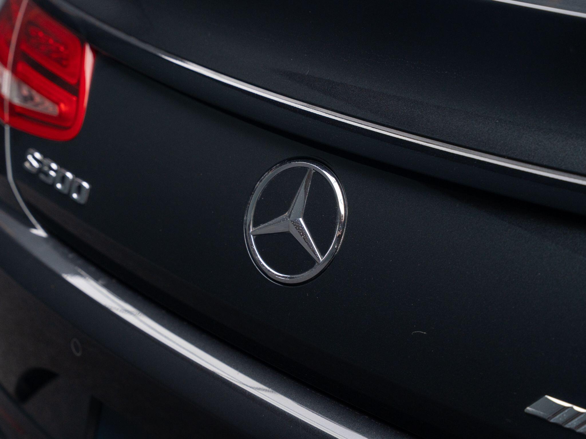 Mercedes-Benz S-Class view 31
