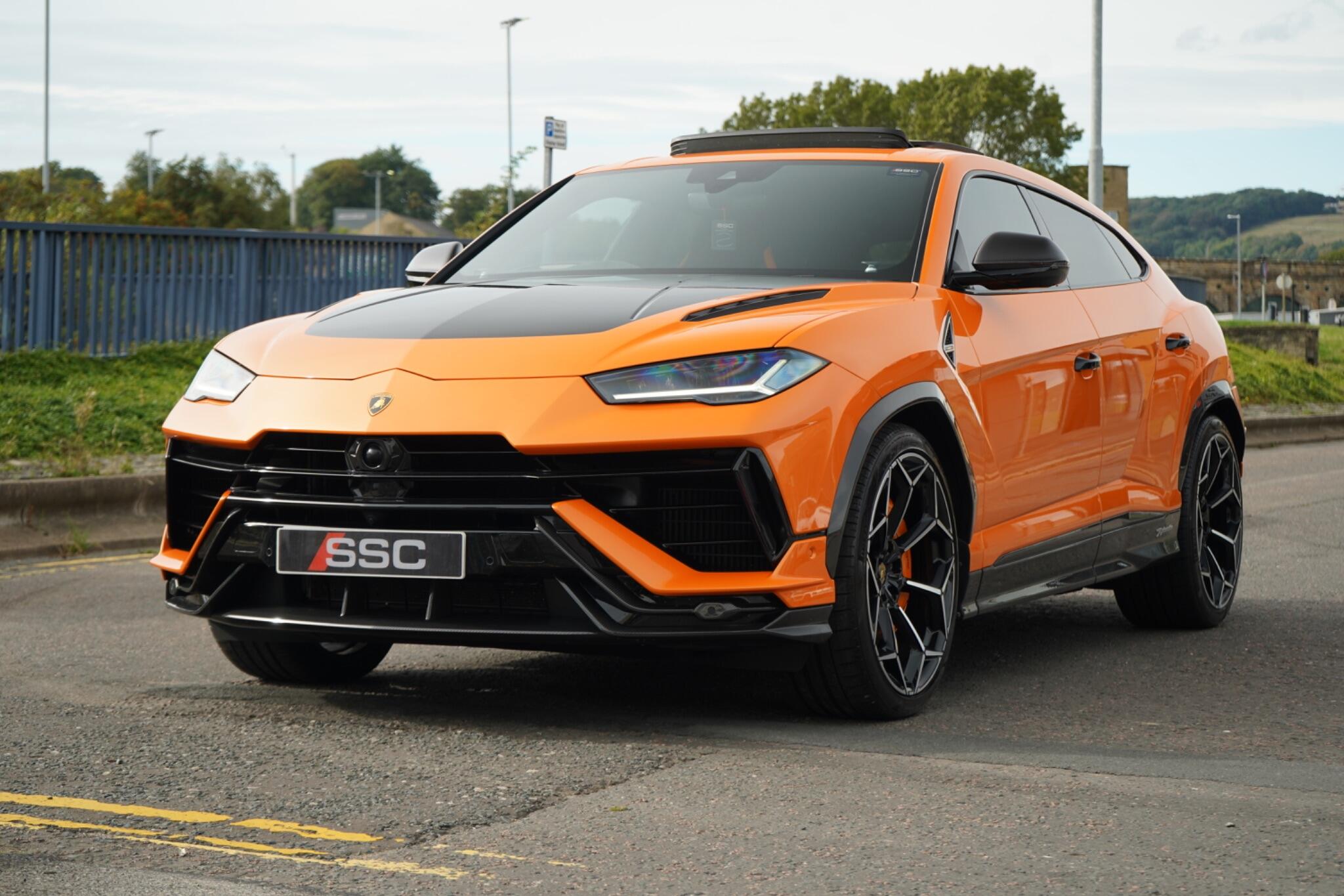Lamborghini Urus view 9
