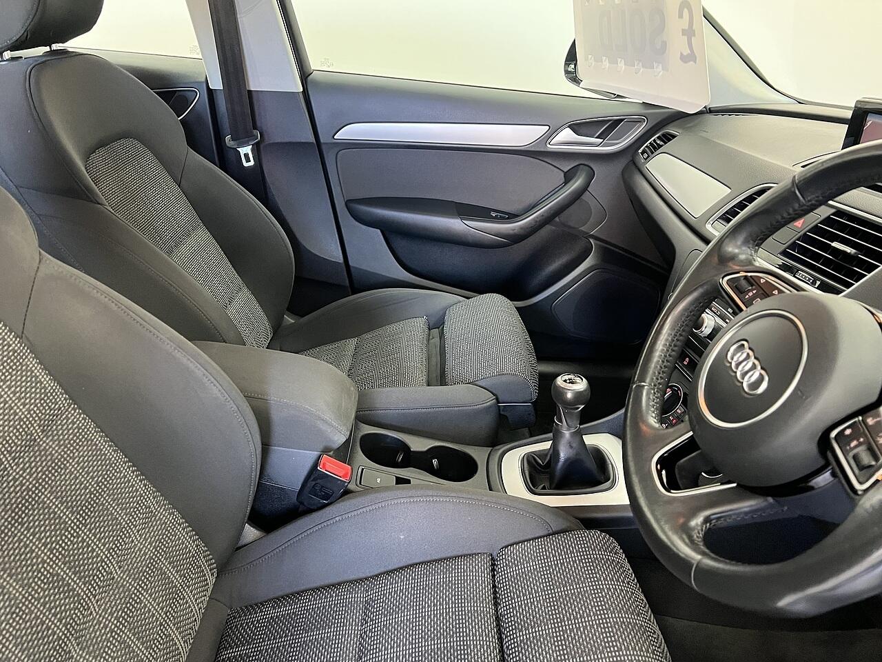 Audi Q3 view 7