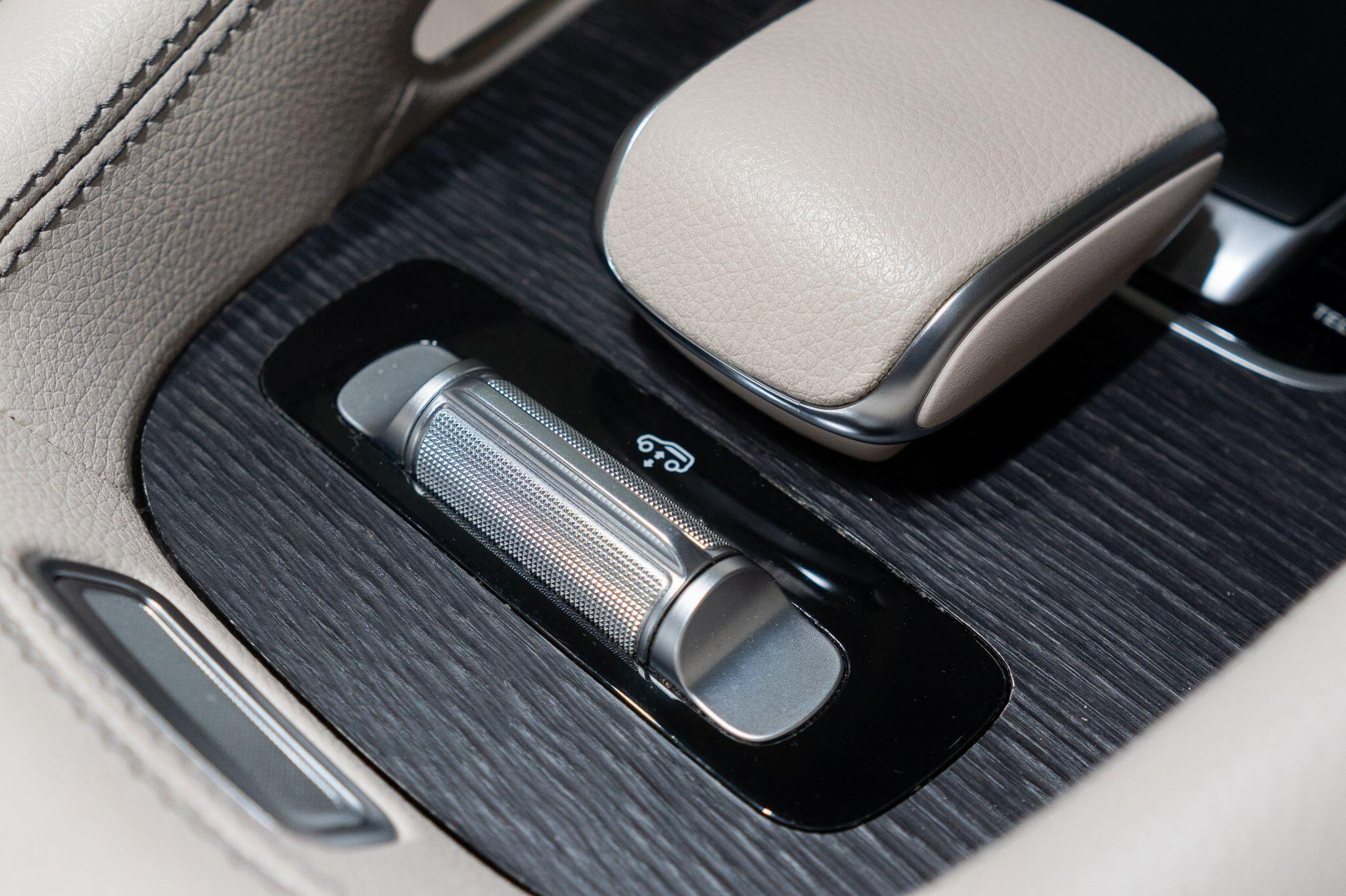 Mercedes-Benz GLS view 49