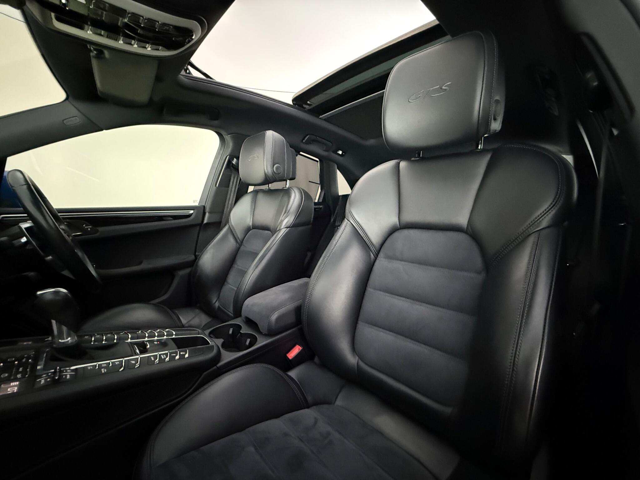 Porsche Macan view 49