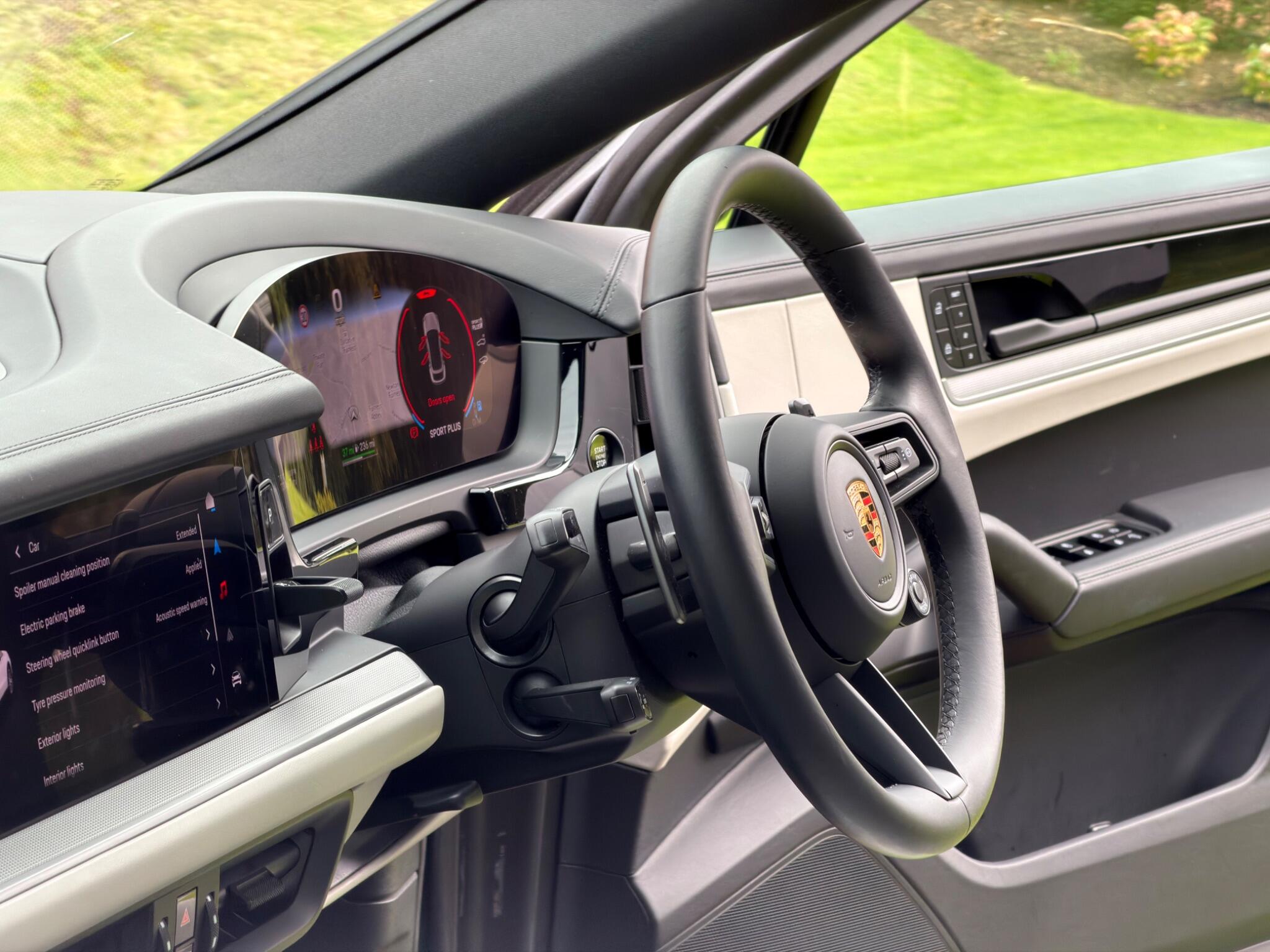 Porsche Cayenne view 32