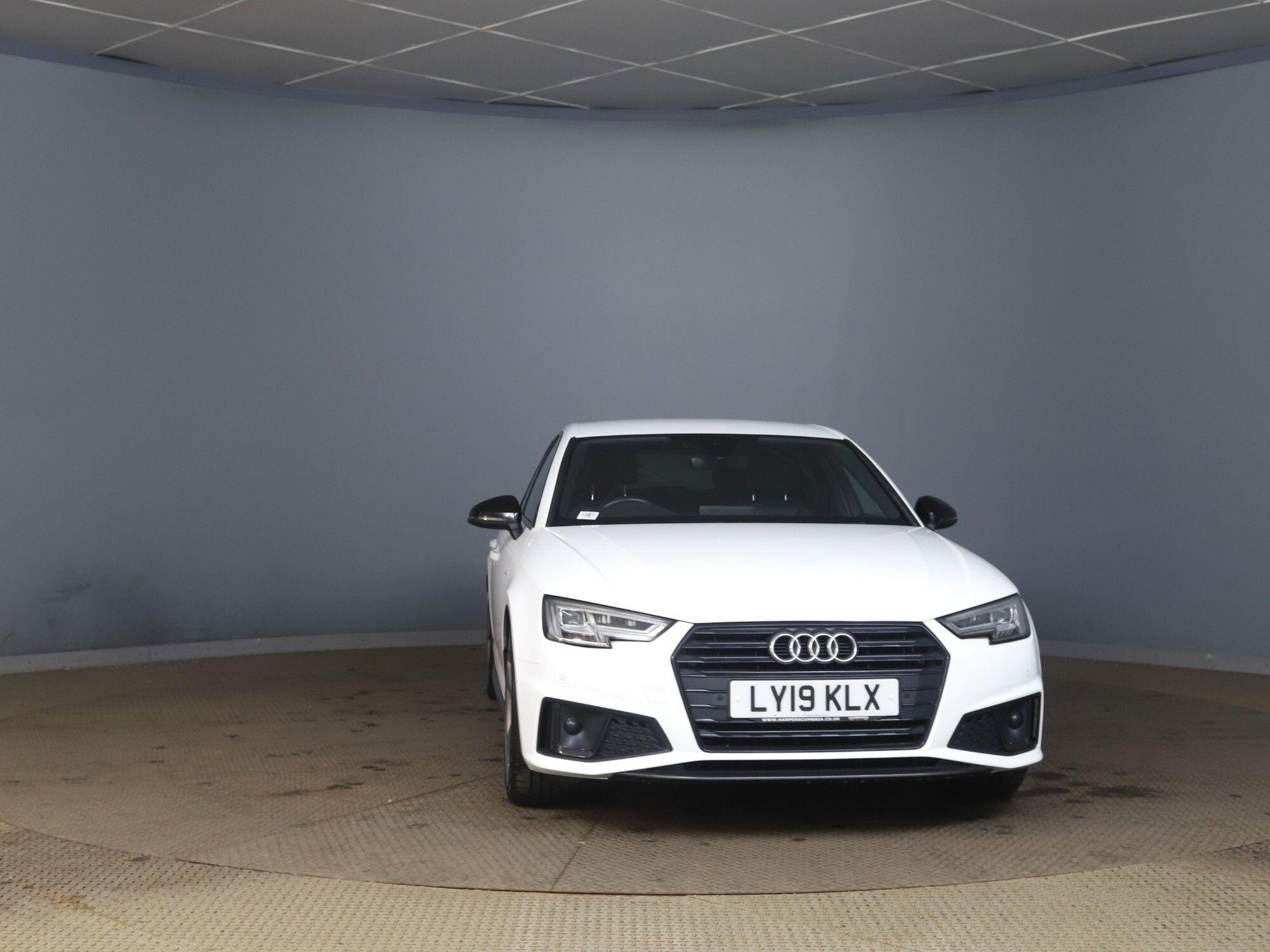 Audi A4 view 8