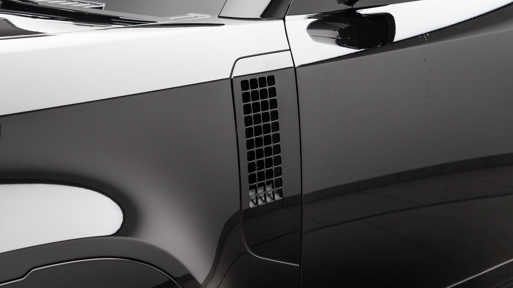 Land Rover Defender view 11