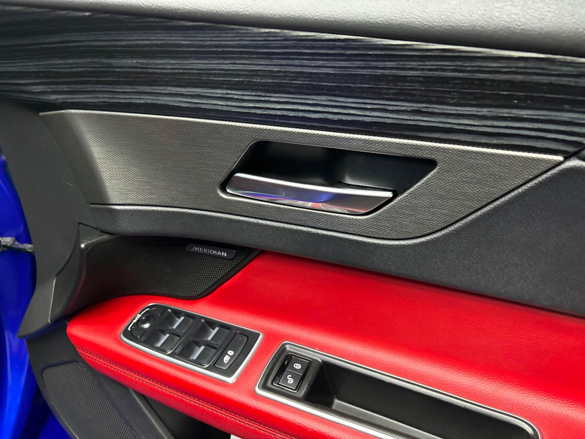 Jaguar XF view 15