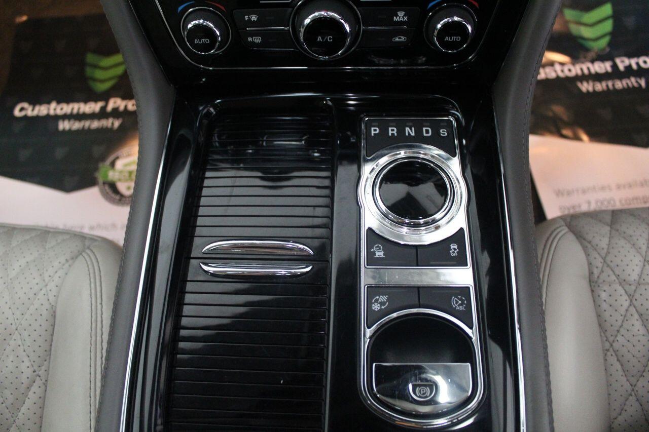 Jaguar XJ view 51