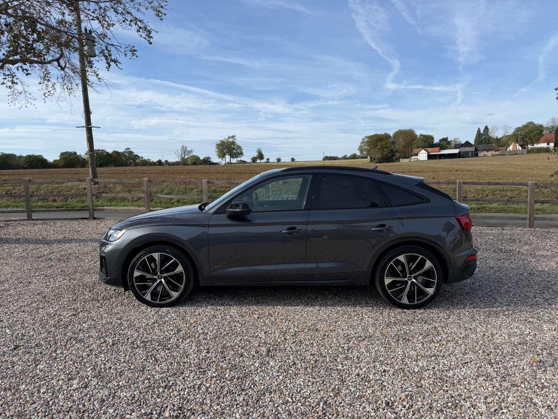 Audi SQ5 view 6