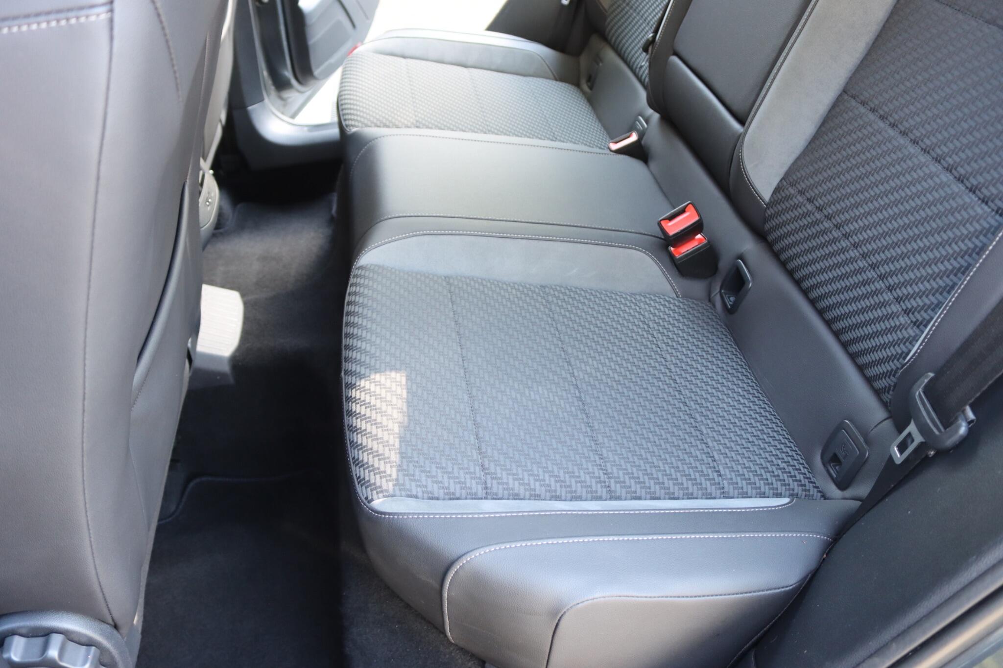 Volkswagen T-Roc view 12