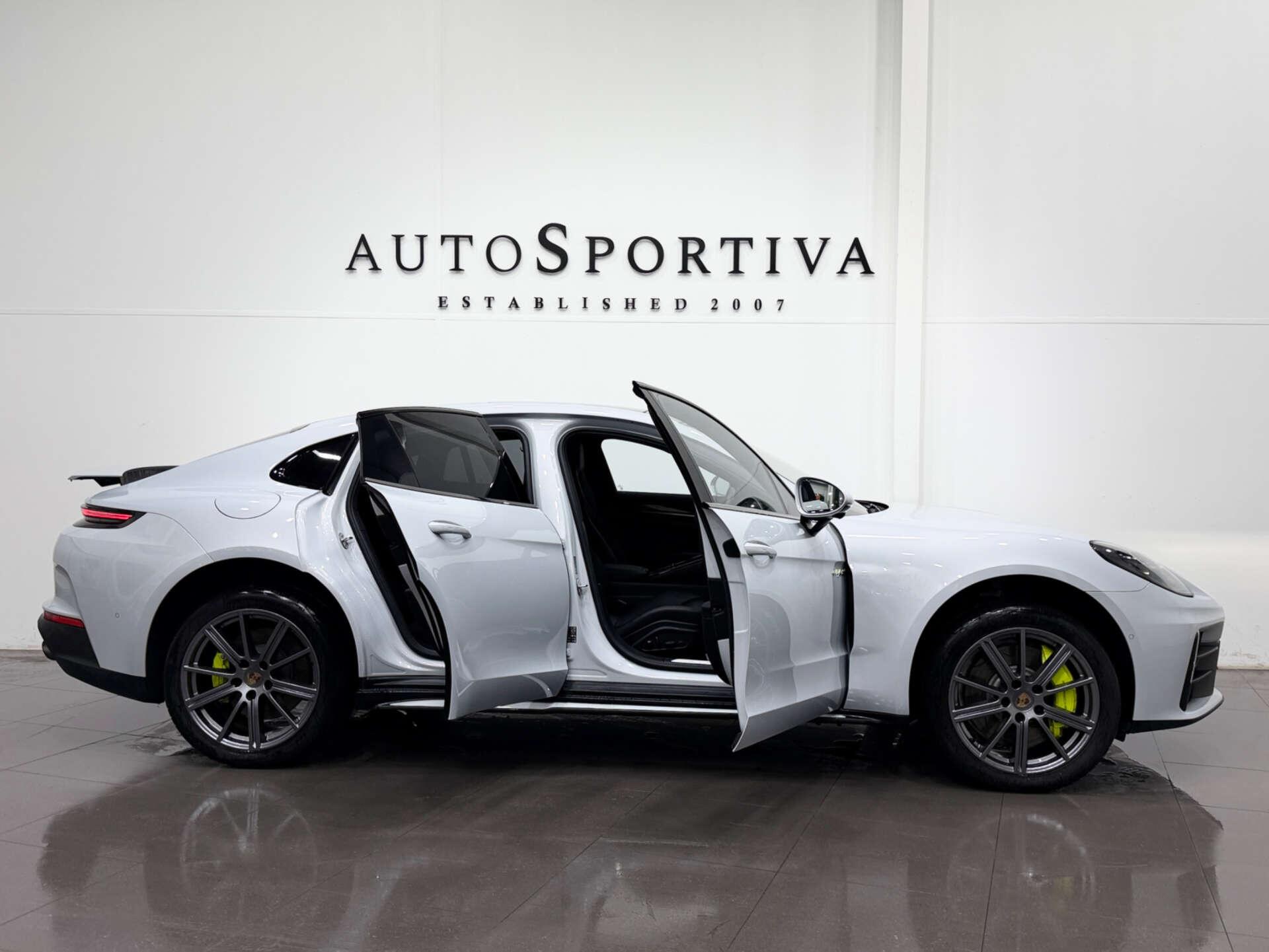 Porsche Panamera view 17